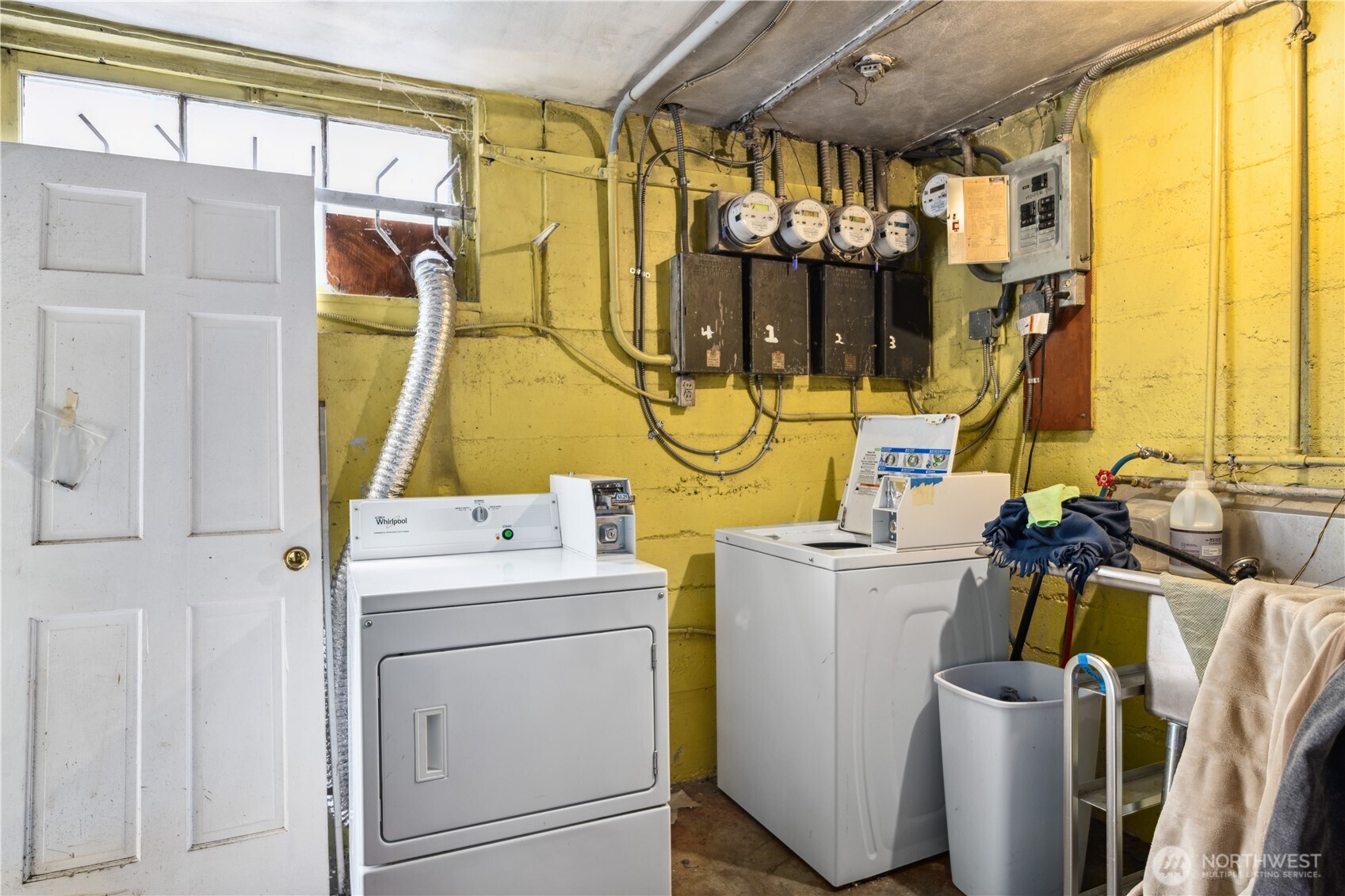 Seattle, Washington, 98105, United States, ,Residential,For Sale,1896313