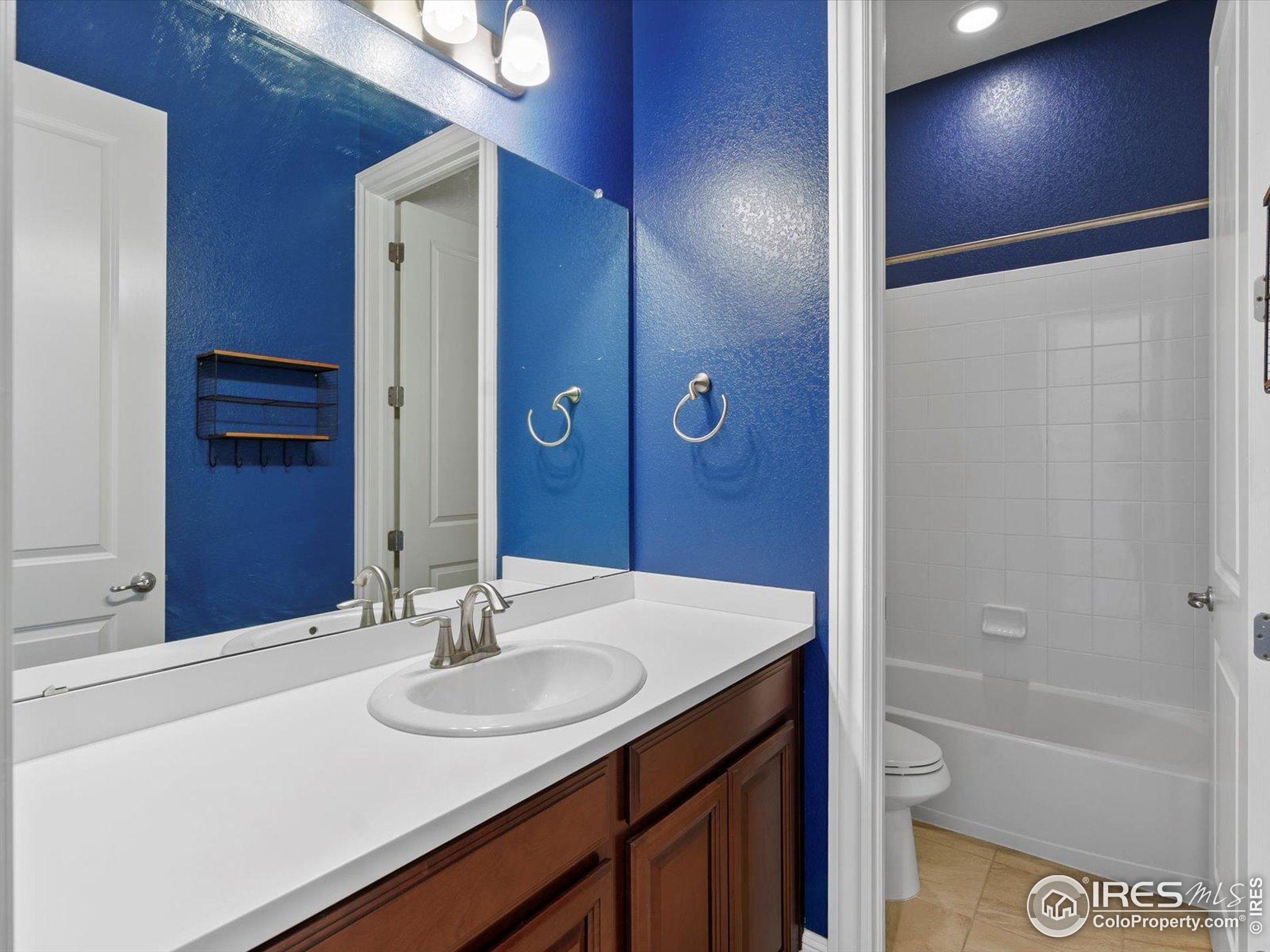 Arvada, Colorado, 80007, United States, 4 Bedrooms Bedrooms, ,3 BathroomsBathrooms,Residential,For Sale,1917292
