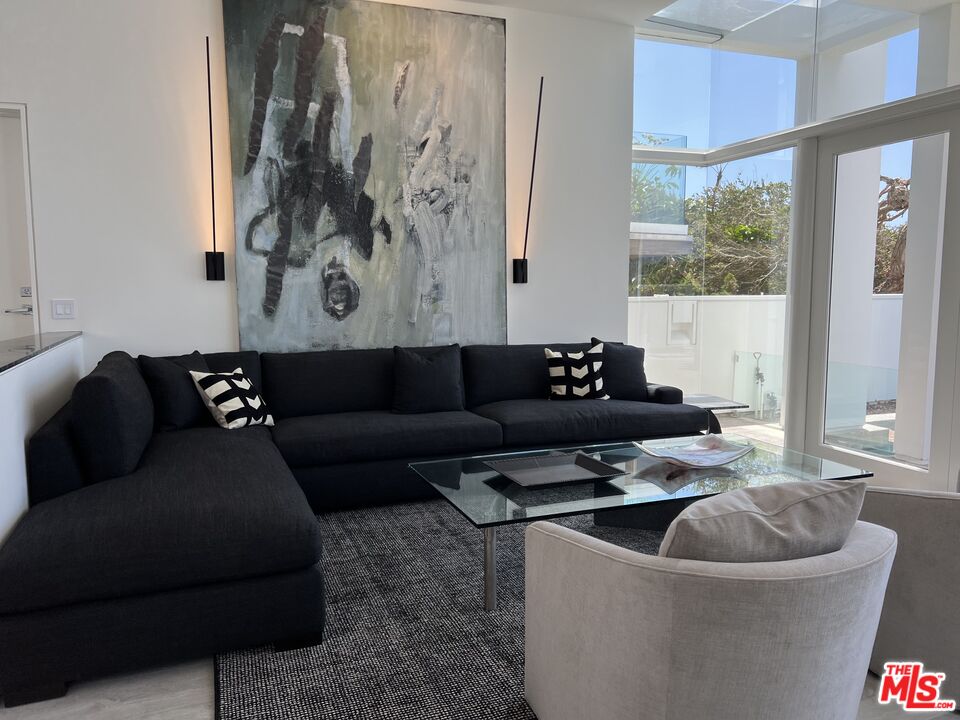 Malibu, California, 90265, United States, 4 Bedrooms Bedrooms, ,6 BathroomsBathrooms,Residential,For Sale,1912115