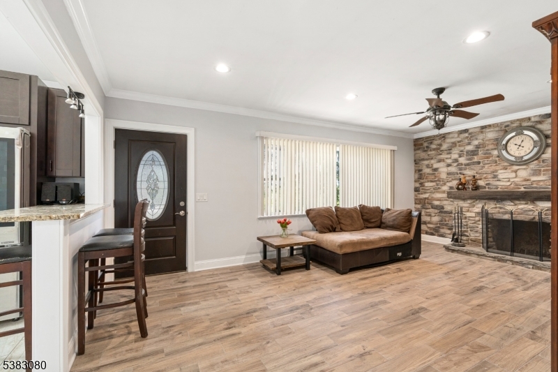Vernon Twp., New Jersey, 07462, United States, 4 Bedrooms Bedrooms, ,2 BathroomsBathrooms,Residential,For Sale,1938631