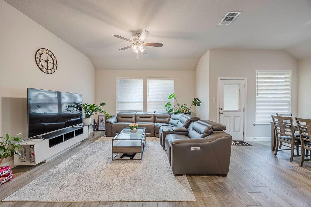 Hickory Creek, Texas, 75065, United States, 5 Bedrooms Bedrooms, ,4 BathroomsBathrooms,Residential,For Sale,1923307