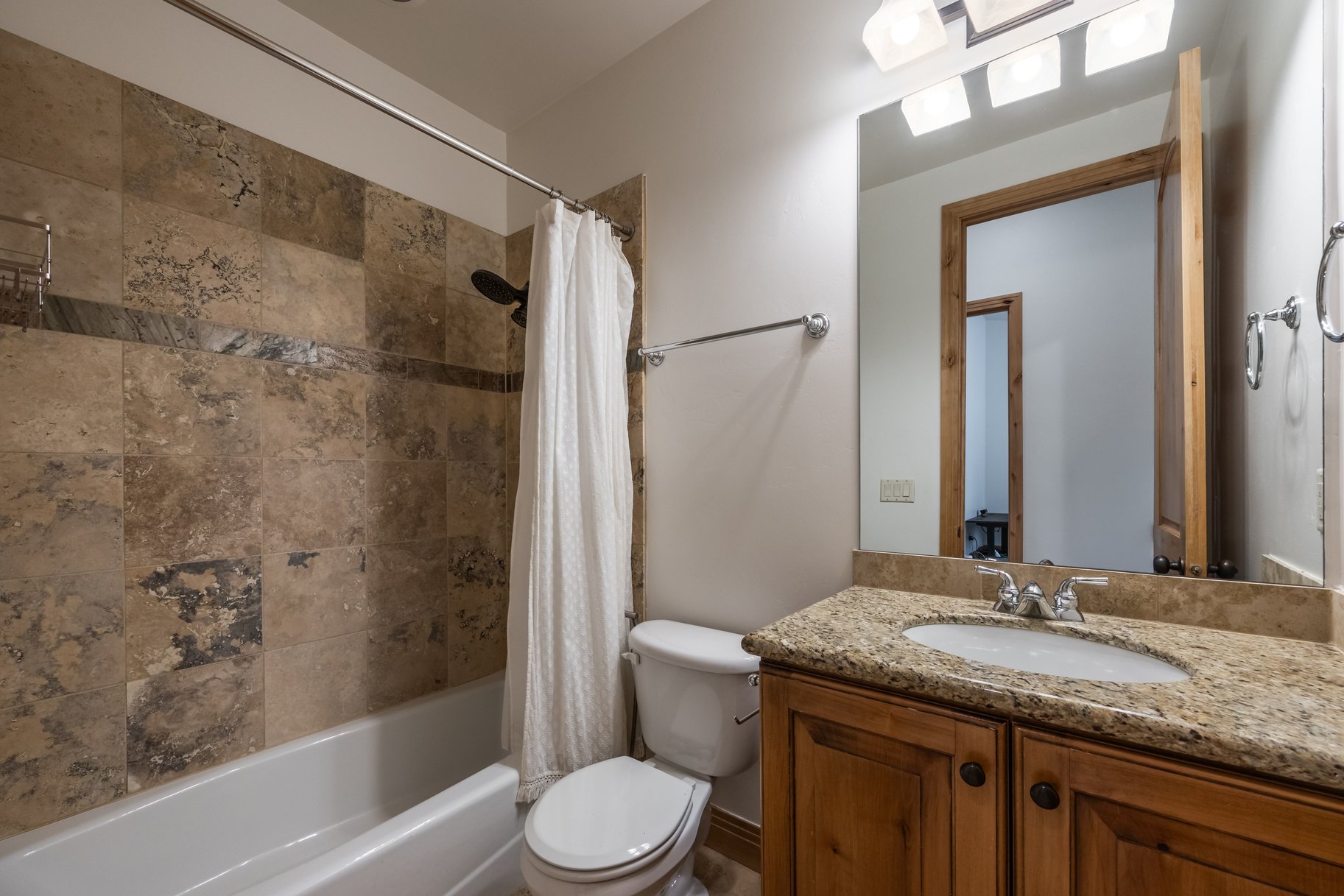  Modern Design Meets Alpine Charm in Jeremy Ranch - 物件實景