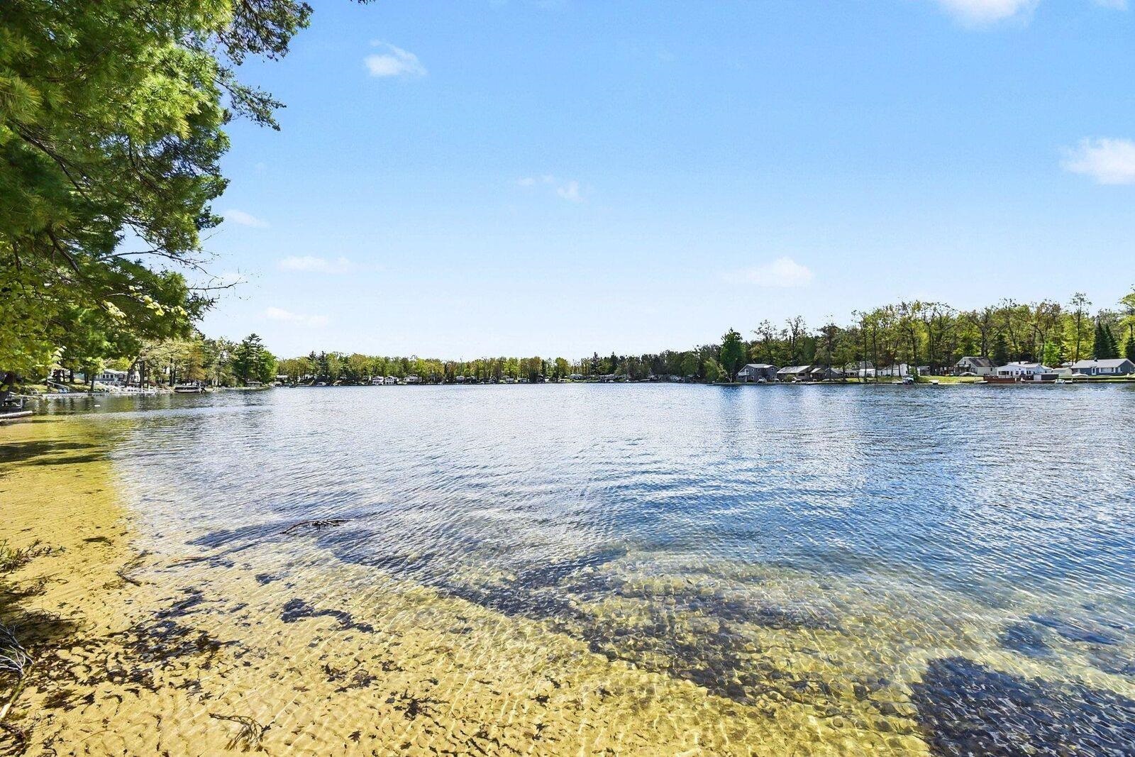 Harrison, Michigan, 48625, United States, 4 Bedrooms Bedrooms, ,2 BathroomsBathrooms,Residential,For Sale,2048024