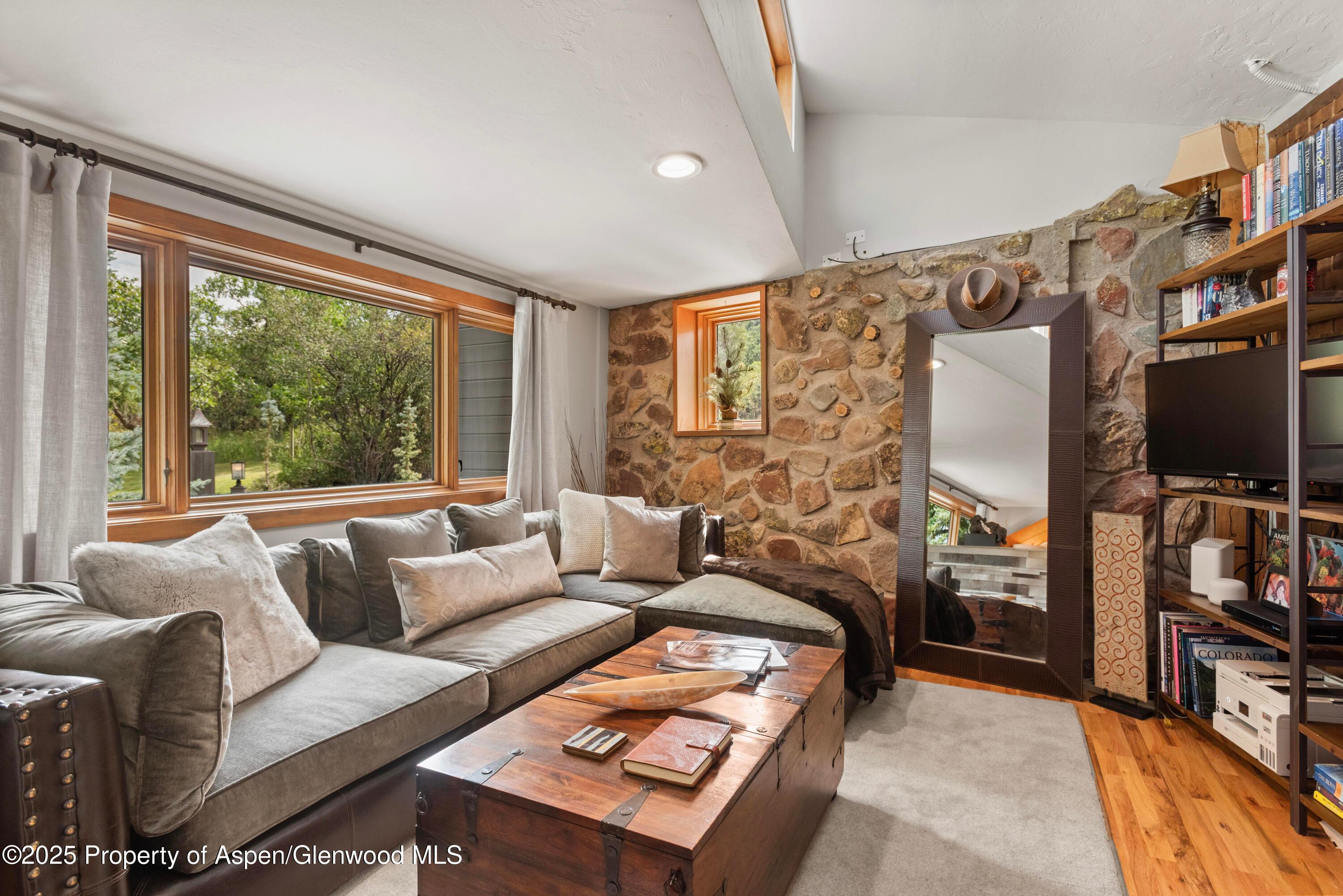 Aspen, Colorado, 81611, United States, 3 Bedrooms Bedrooms, ,4 BathroomsBathrooms,Residential,For Sale,1932450