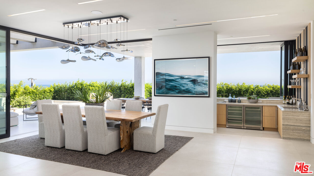 Malibu, California, 90265, United States, 5 Bedrooms Bedrooms, ,10 BathroomsBathrooms,Residential,For Sale,1707540