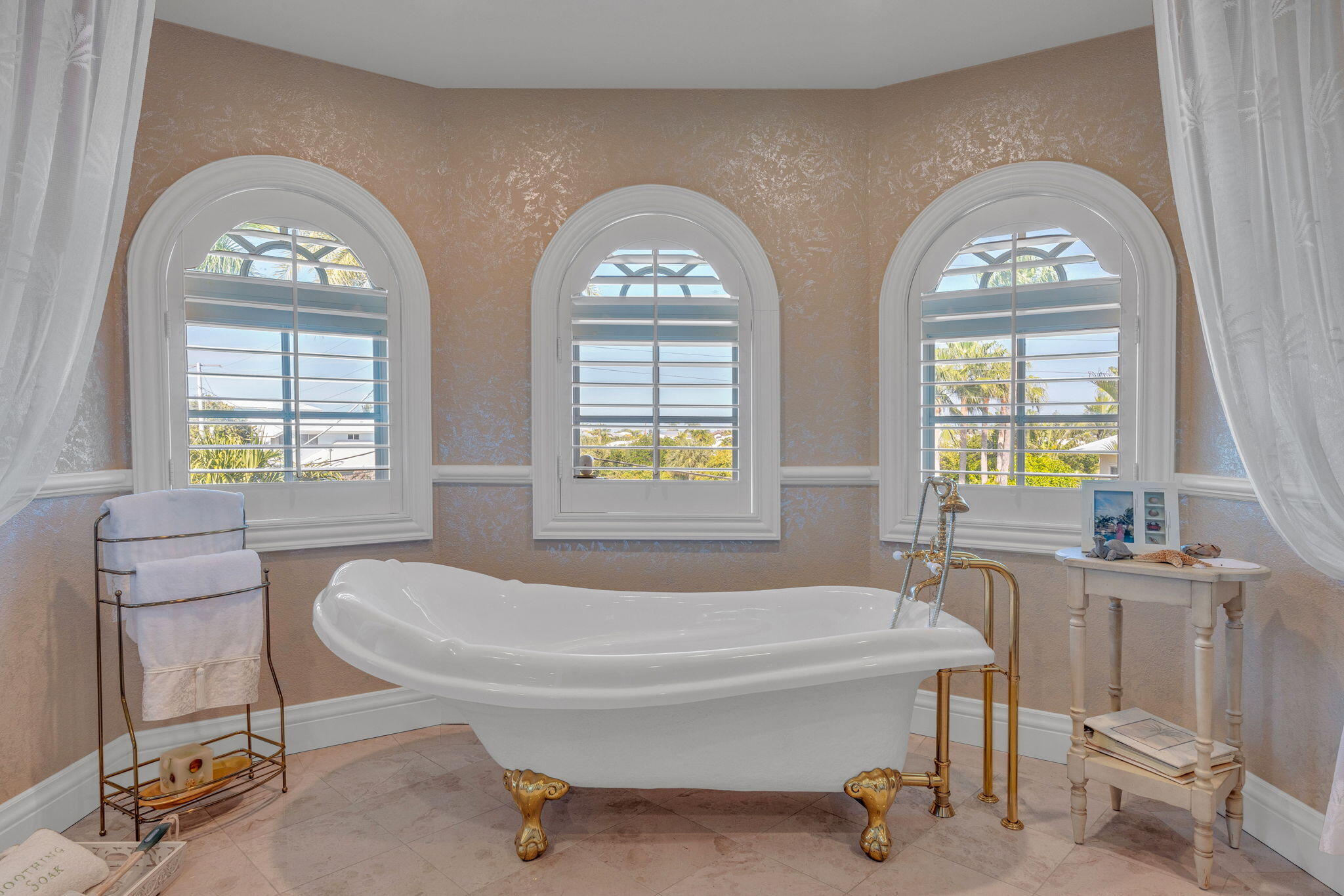 KEY COLONY, Florida, 33051, United States, 4 Bedrooms Bedrooms, ,5 BathroomsBathrooms,Residential,For Sale,1996950