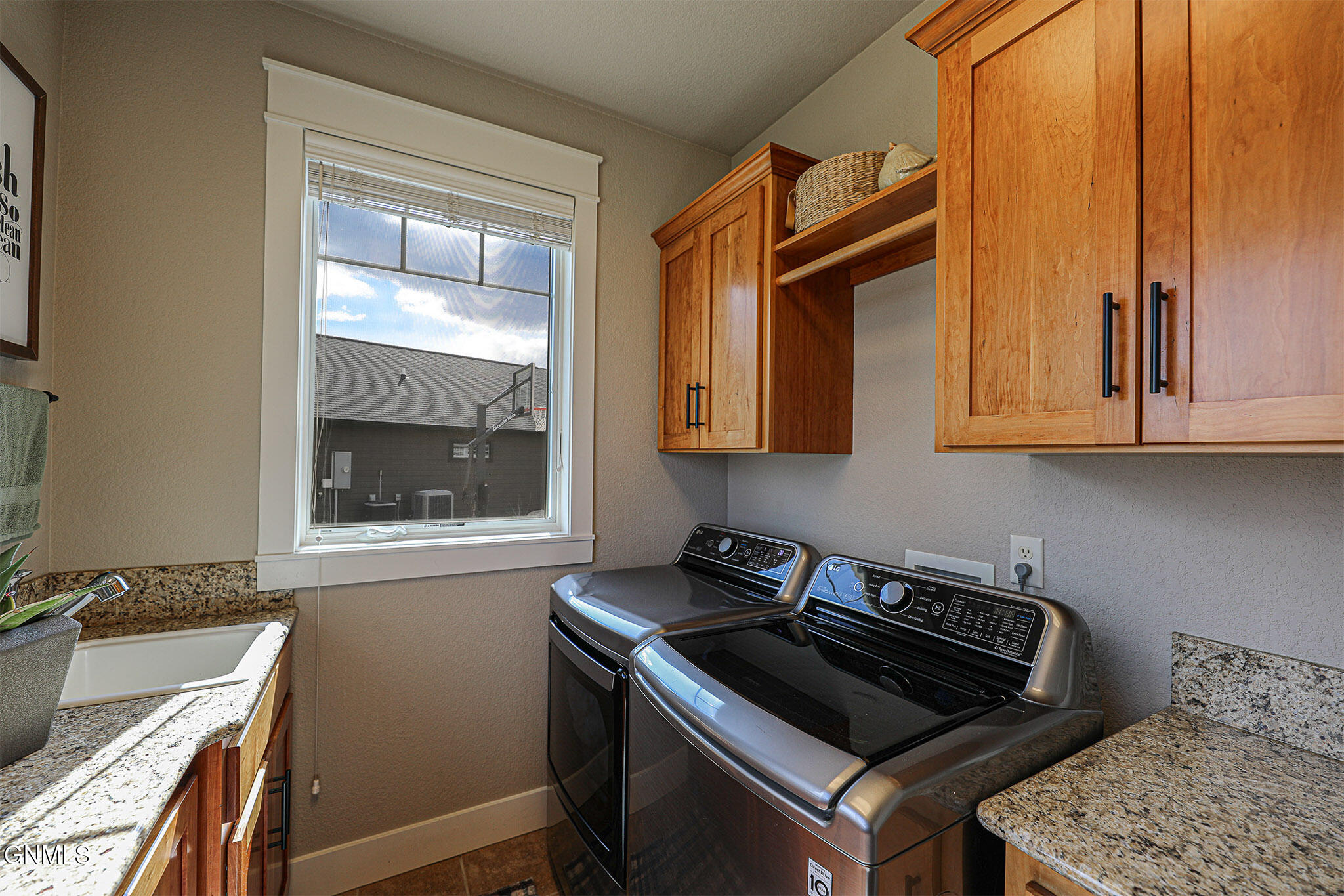 Bismarck, North Dakota, 58503, United States, 6 Bedrooms Bedrooms, ,5 BathroomsBathrooms,Residential,For Sale,1810584