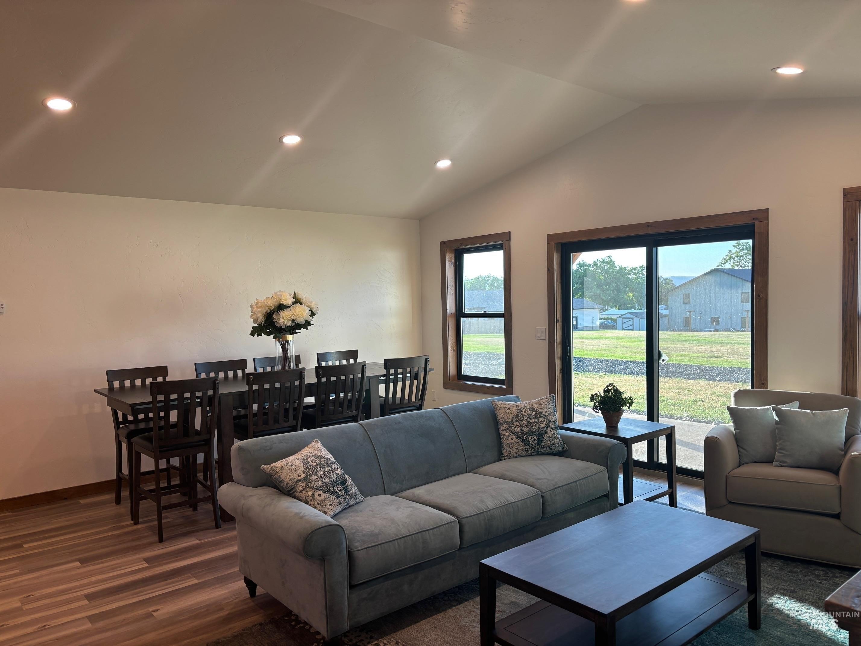 Lewiston, Idaho, 83501, United States, 3 Bedrooms Bedrooms, ,3 BathroomsBathrooms,Residential,For Sale,1983670