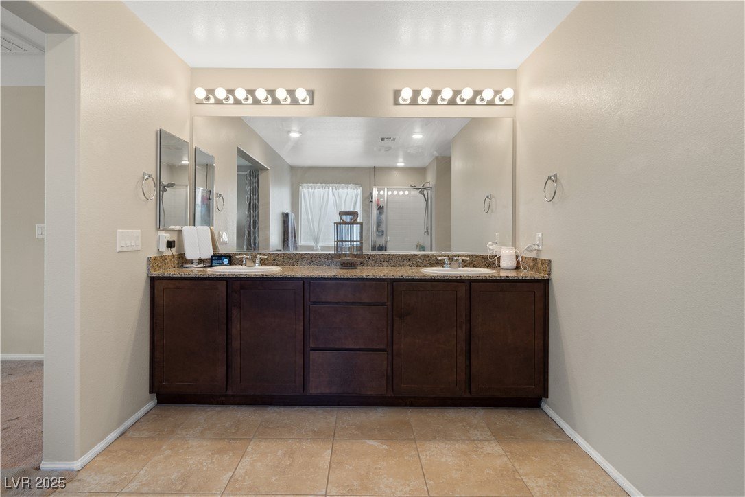 North Las Vegas, Nevada, 89031, United States, 5 Bedrooms Bedrooms, ,2 BathroomsBathrooms,Residential,For Sale,1983767