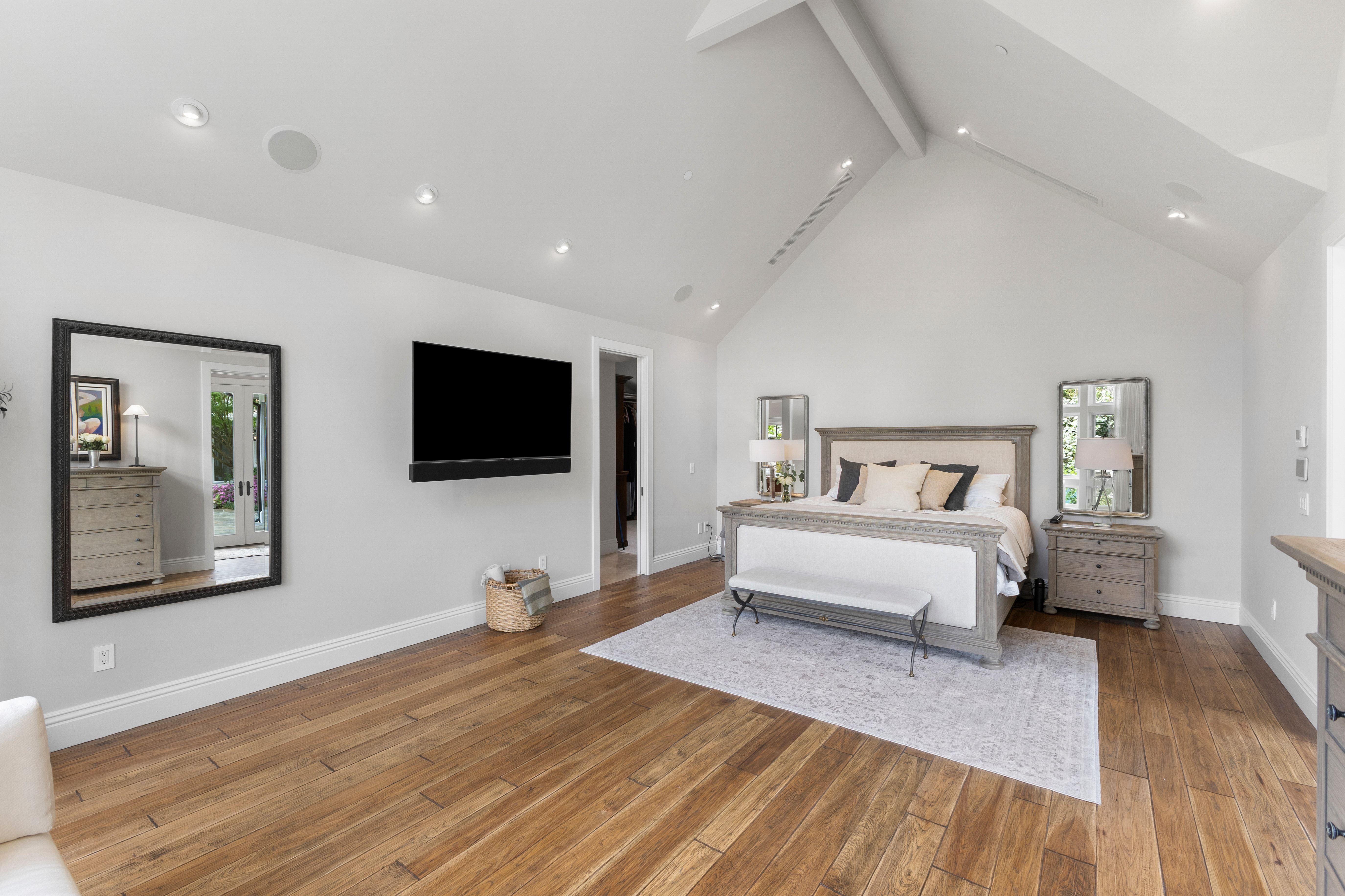  A Private One-Acre Compound Defined by Craftsmanship, Scale and Resort Living - 物件實景