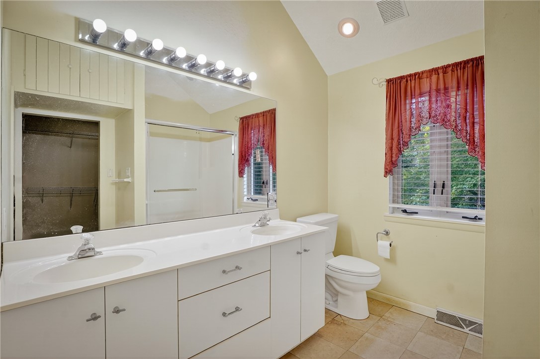 Cranberry Twp, Pennsylvania, 16066, United States, 3 Bedrooms Bedrooms, ,3 BathroomsBathrooms,Residential,For Sale,1932228