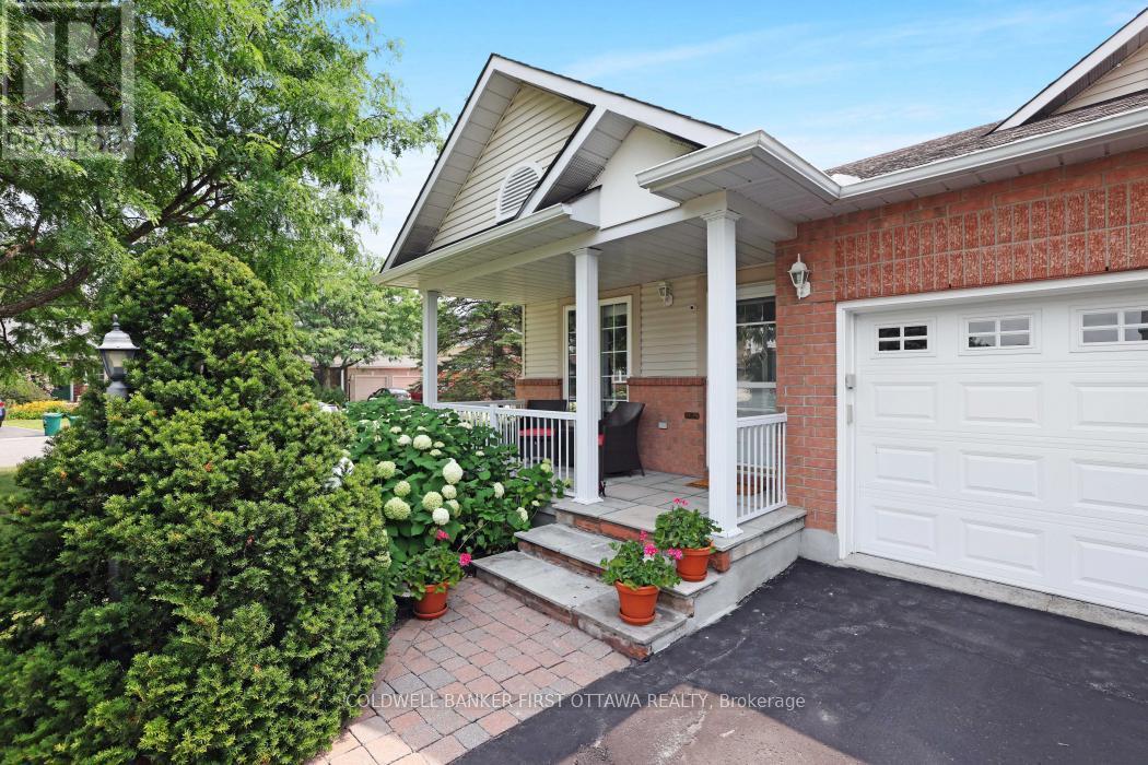 Ottawa, Ontario, K2S 1Z6, CA, 3 Bedrooms Bedrooms, ,3 BathroomsBathrooms,Residential,For Sale,1906768