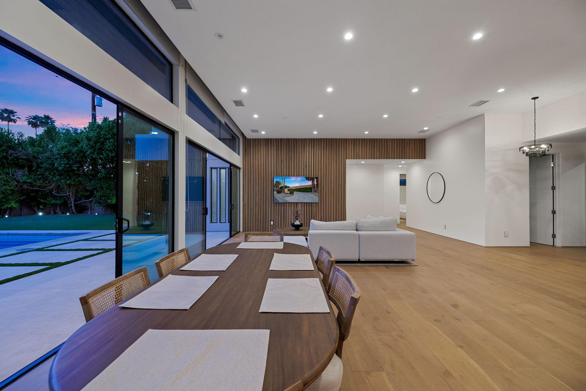 Palm Springs, California, 92262, United States, 5 Bedrooms Bedrooms, ,4 BathroomsBathrooms,Residential,For Sale,1805387