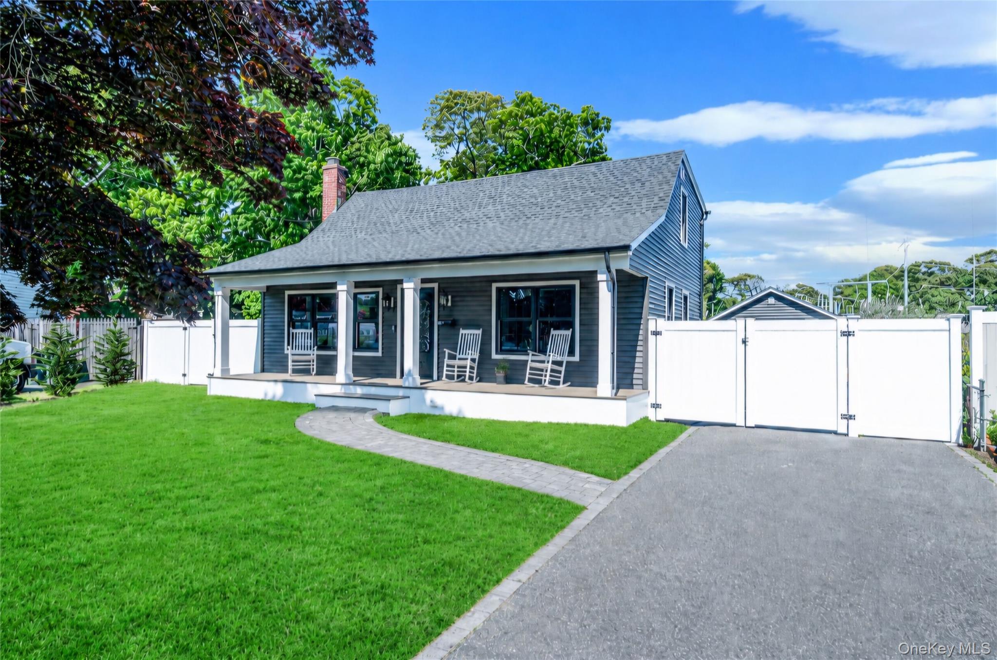 Lakewood Ave, Ronkonkoma, NY 11779