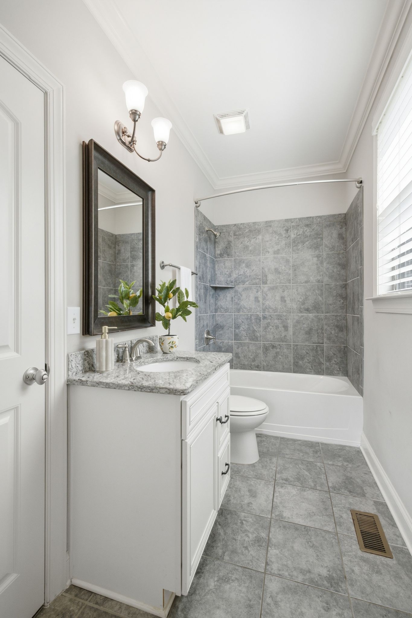  5146 Mountainbrook Circle, Hermitage, TN 37076 - 物件實景