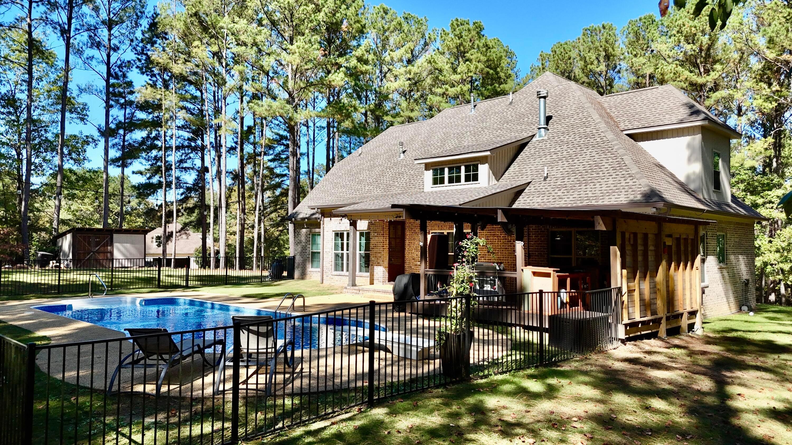 Mooreville, Mississippi, 38857, United States, 4 Bedrooms Bedrooms, ,3 BathroomsBathrooms,Residential,For Sale,1970025