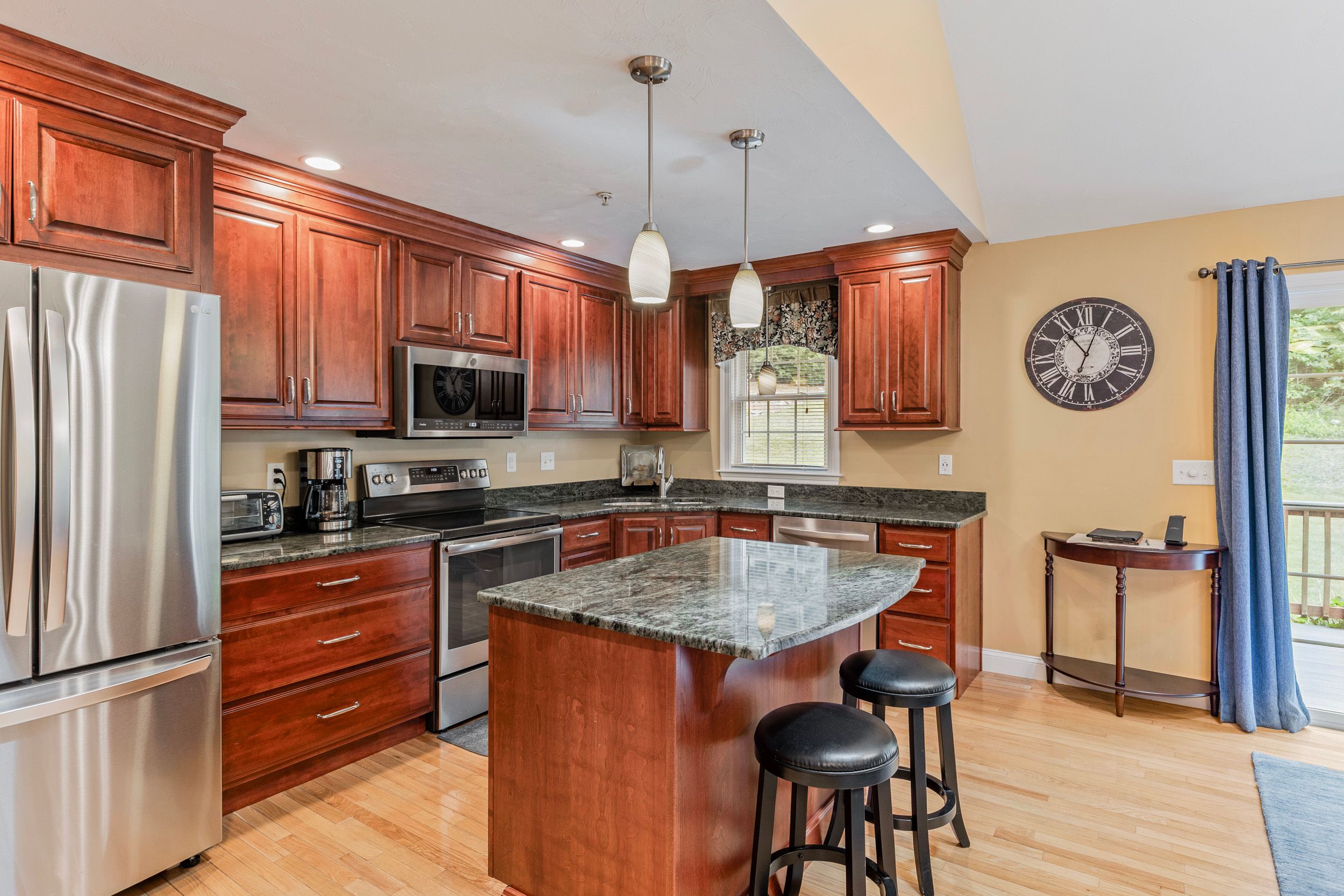  16 Ashton Lane, Millbury, MA 01527 - 物件實景