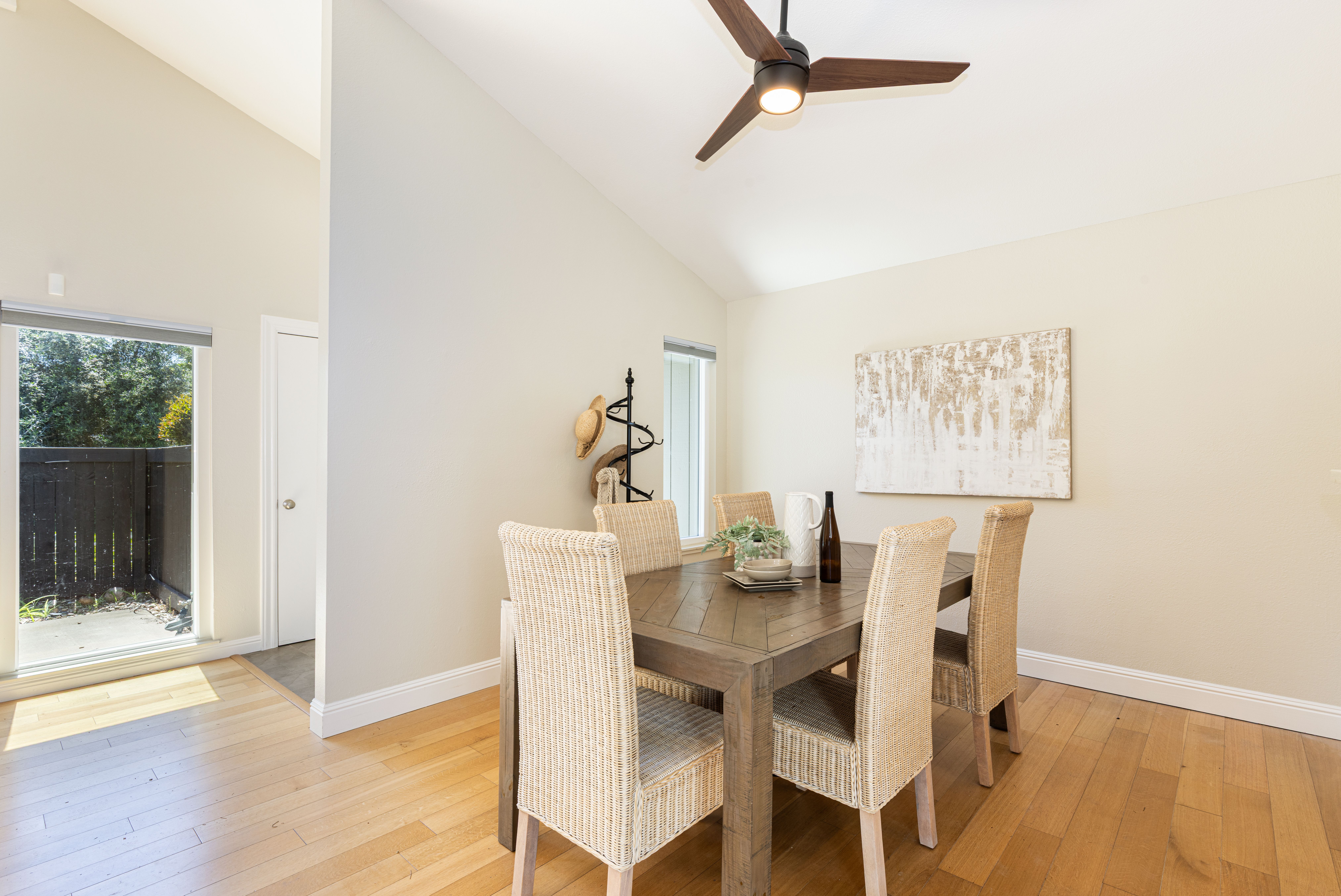  Willowcreek Townhome - 物件實景