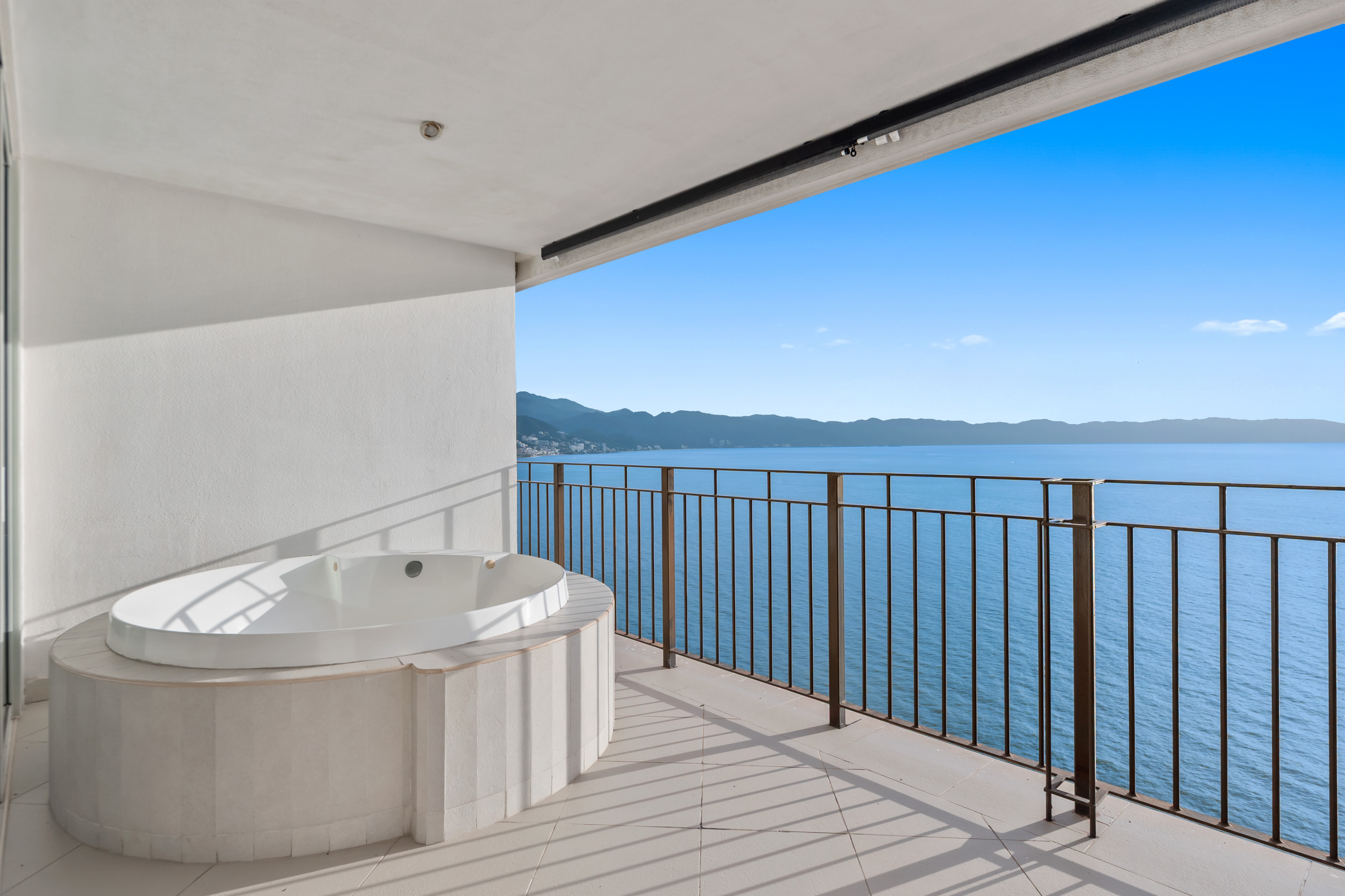  Grand Venetian Hidden Gem  Private terrace with jacuzzi in Puerto Vallarta - 物件實景