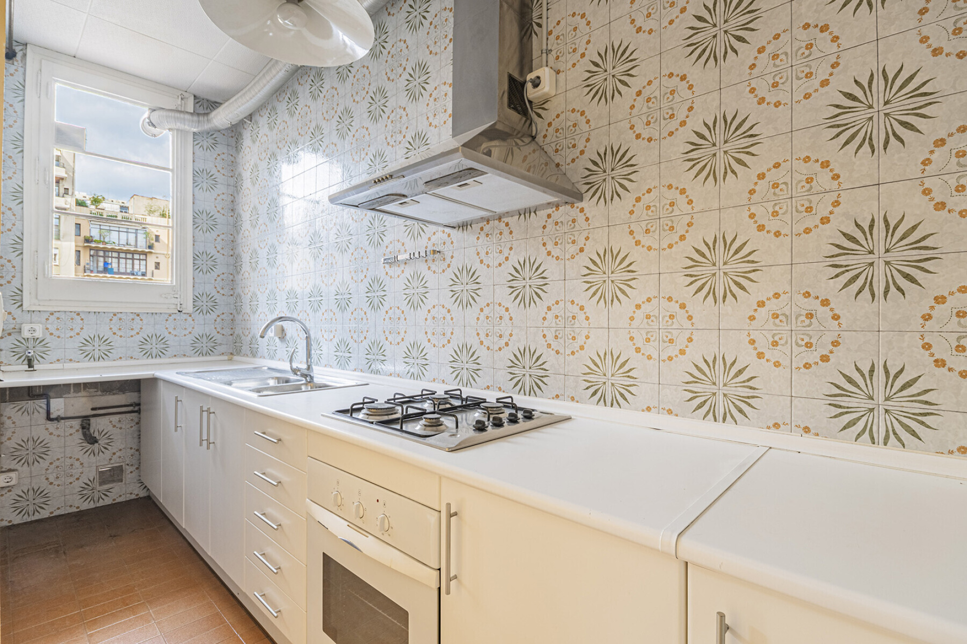  Historical apartment to renovate on prime location in Eixample - 物件實景