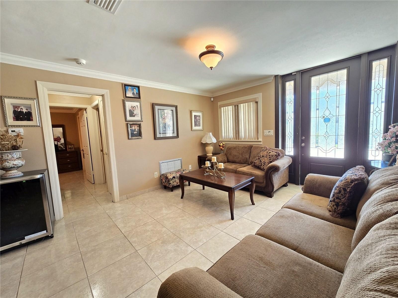 CLEARWATER, Florida, 33765, United States, 5 Bedrooms Bedrooms, ,3 BathroomsBathrooms,Residential,For Sale,2006178