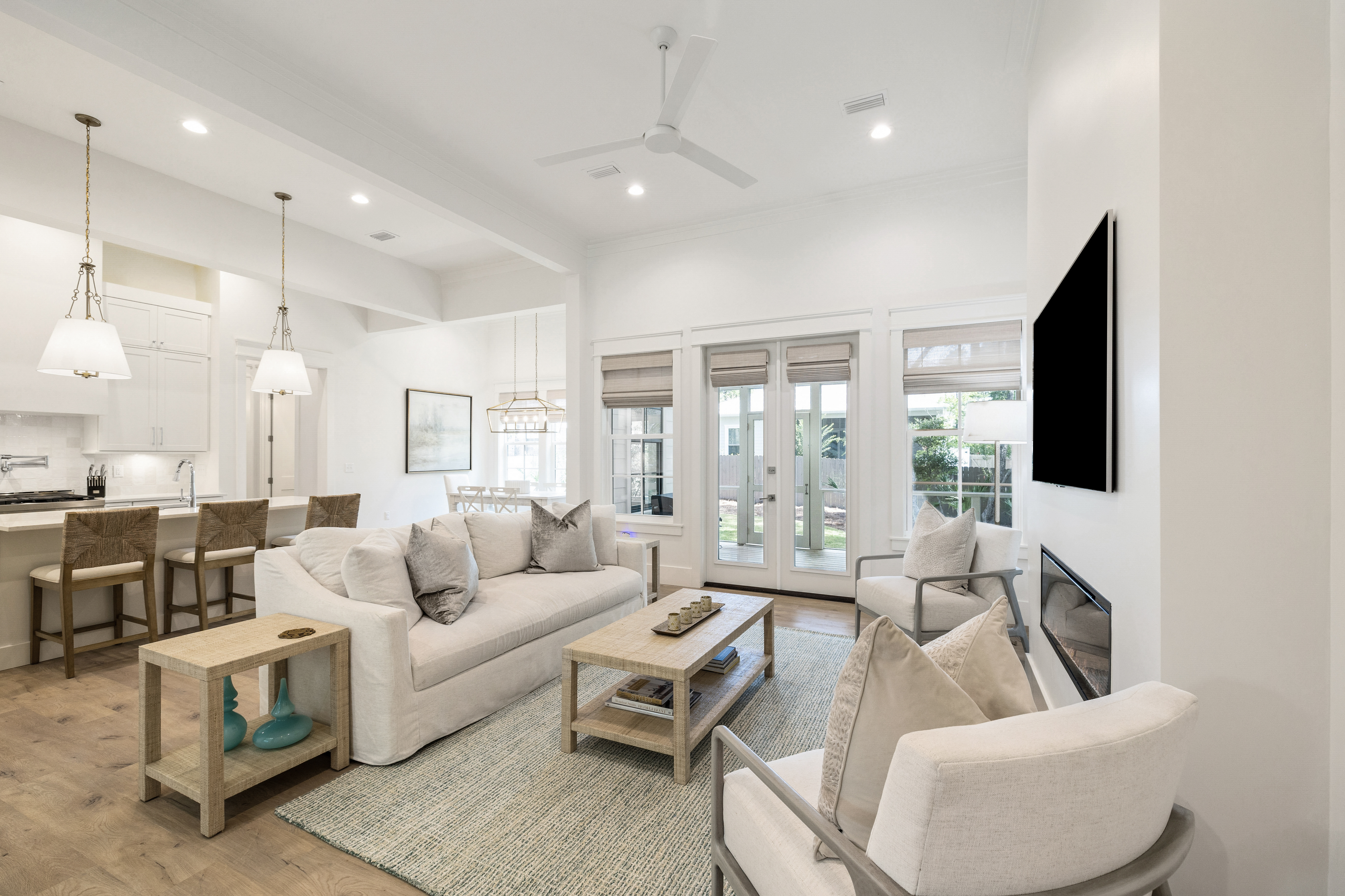  Custom Coastal Luxury with Walkable Beach Access - 物件實景
