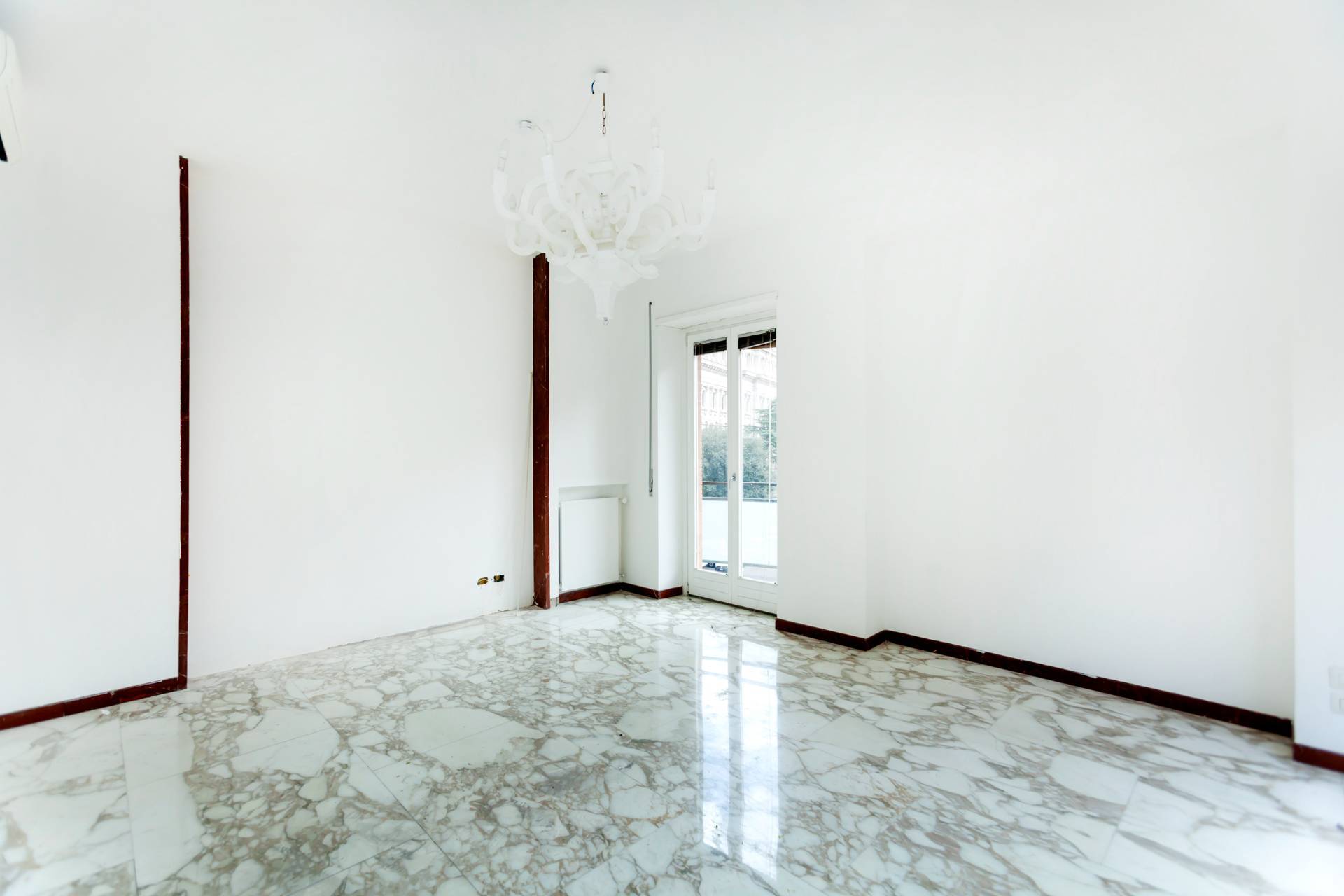 Roma, Roma, 00100, IT, 5 Bedrooms Bedrooms, ,3 BathroomsBathrooms,Residential,For Sale,1846886