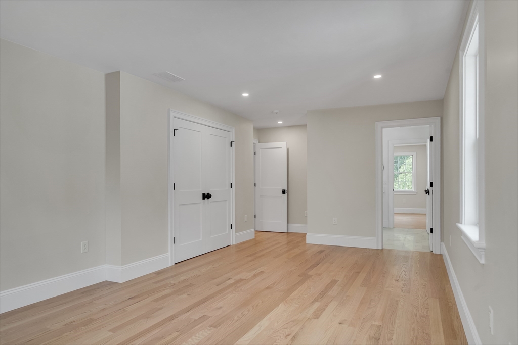 Lexington, Massachusetts, 02420, United States, 5 Bedrooms Bedrooms, ,6 BathroomsBathrooms,Residential,For Sale,1995859