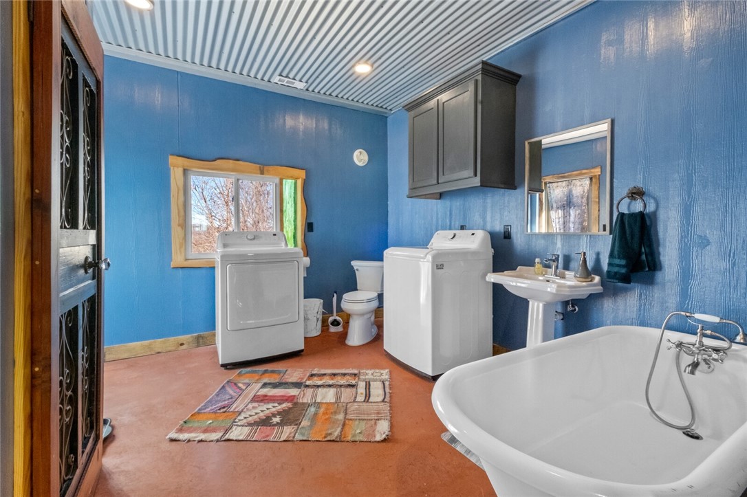 Eureka Springs, Arkansas, 72631, United States, ,Residential,For Sale,1837685