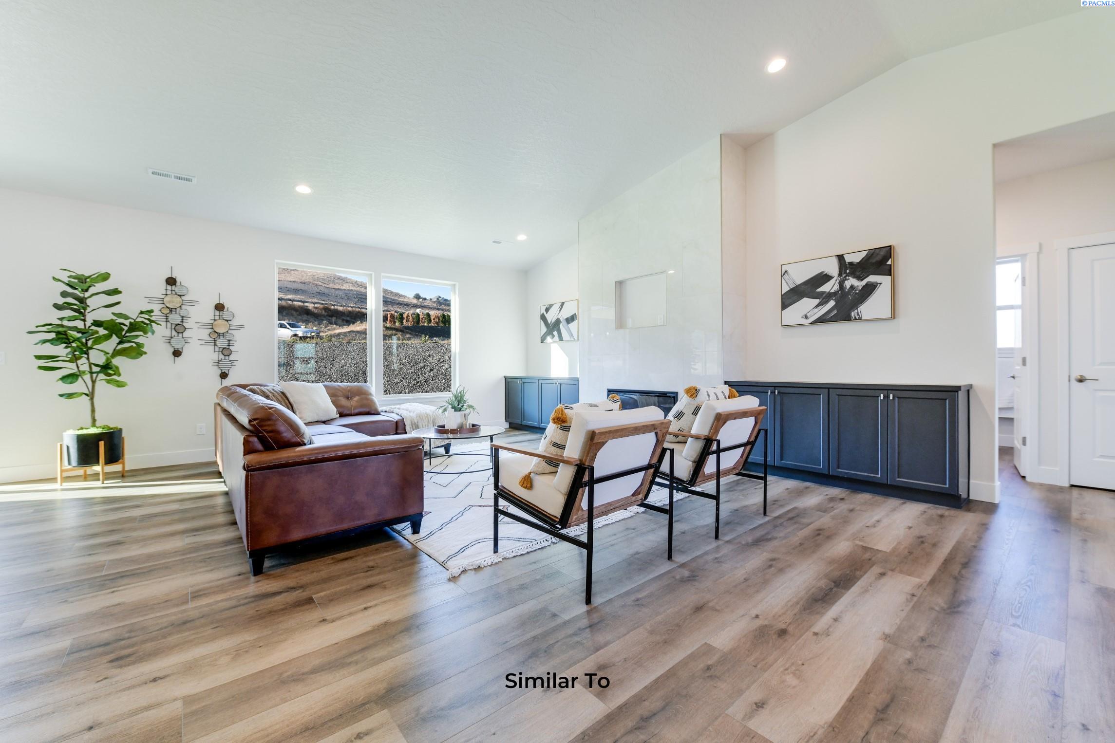 Kennewick, Washington, 99338, United States, 4 Bedrooms Bedrooms, ,2 BathroomsBathrooms,Residential,For Sale,1828278