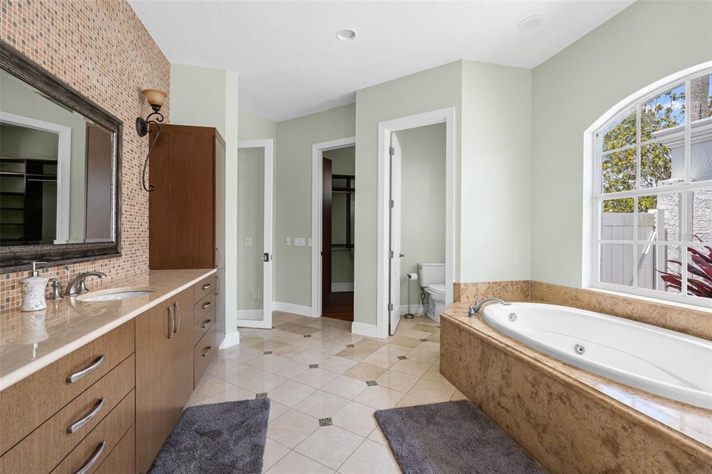 Bradenton, Florida, 34202, United States, 5 Bedrooms Bedrooms, ,5 BathroomsBathrooms,Residential,For Sale,1873833