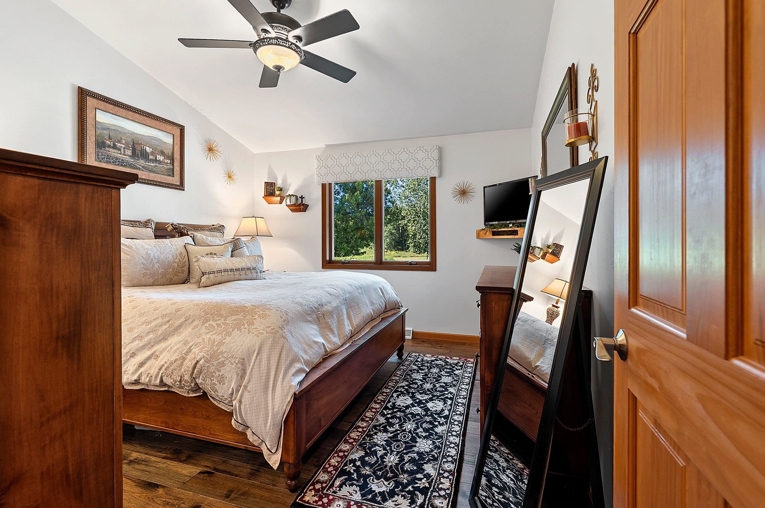 SHAWANO, Wisconsin, 54166, United States, 3 Bedrooms Bedrooms, ,3 BathroomsBathrooms,Residential,For Sale,1940998