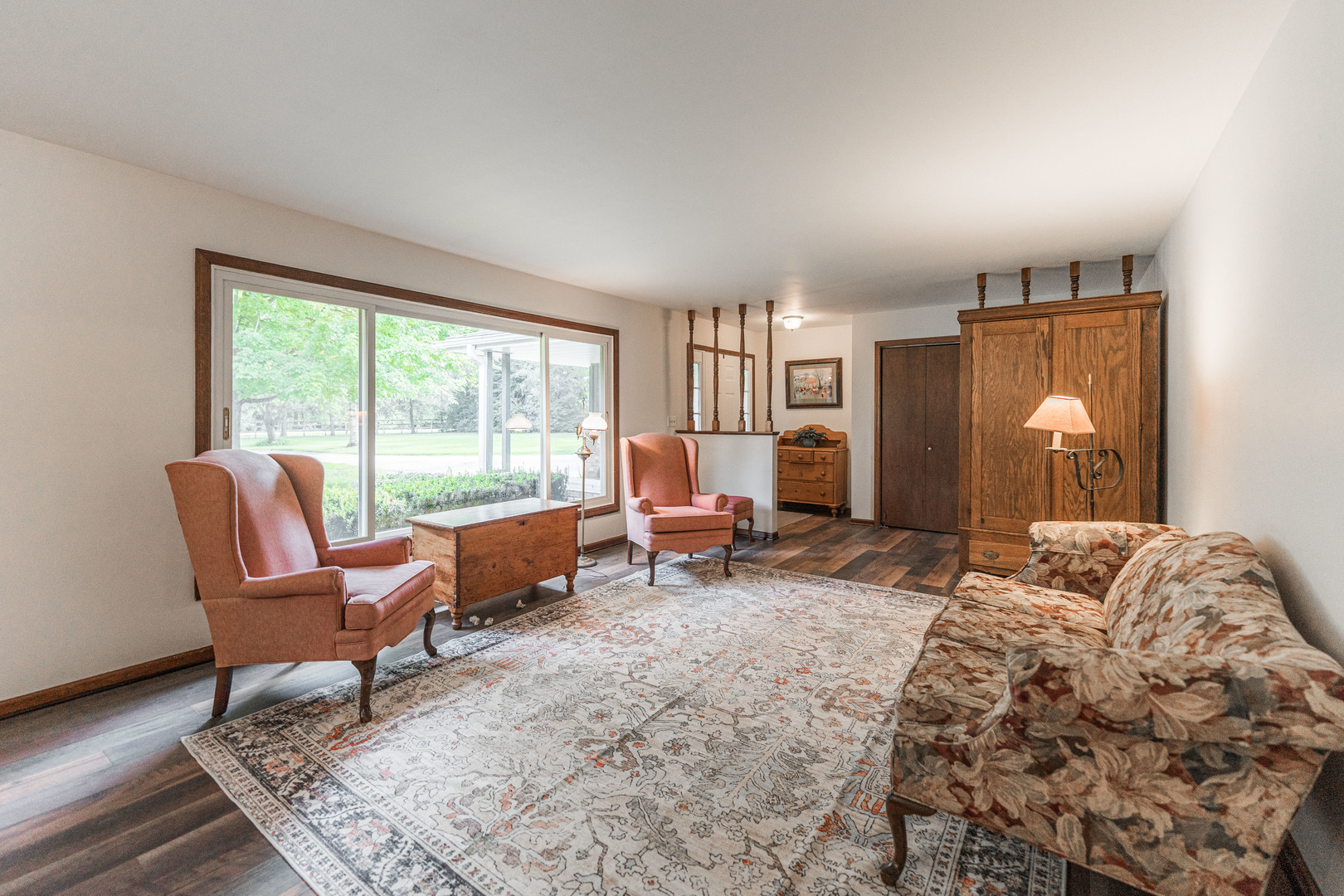 Hinckley, Illinois, 60520, United States, 3 Bedrooms Bedrooms, ,2 BathroomsBathrooms,Residential,For Sale,1921683
