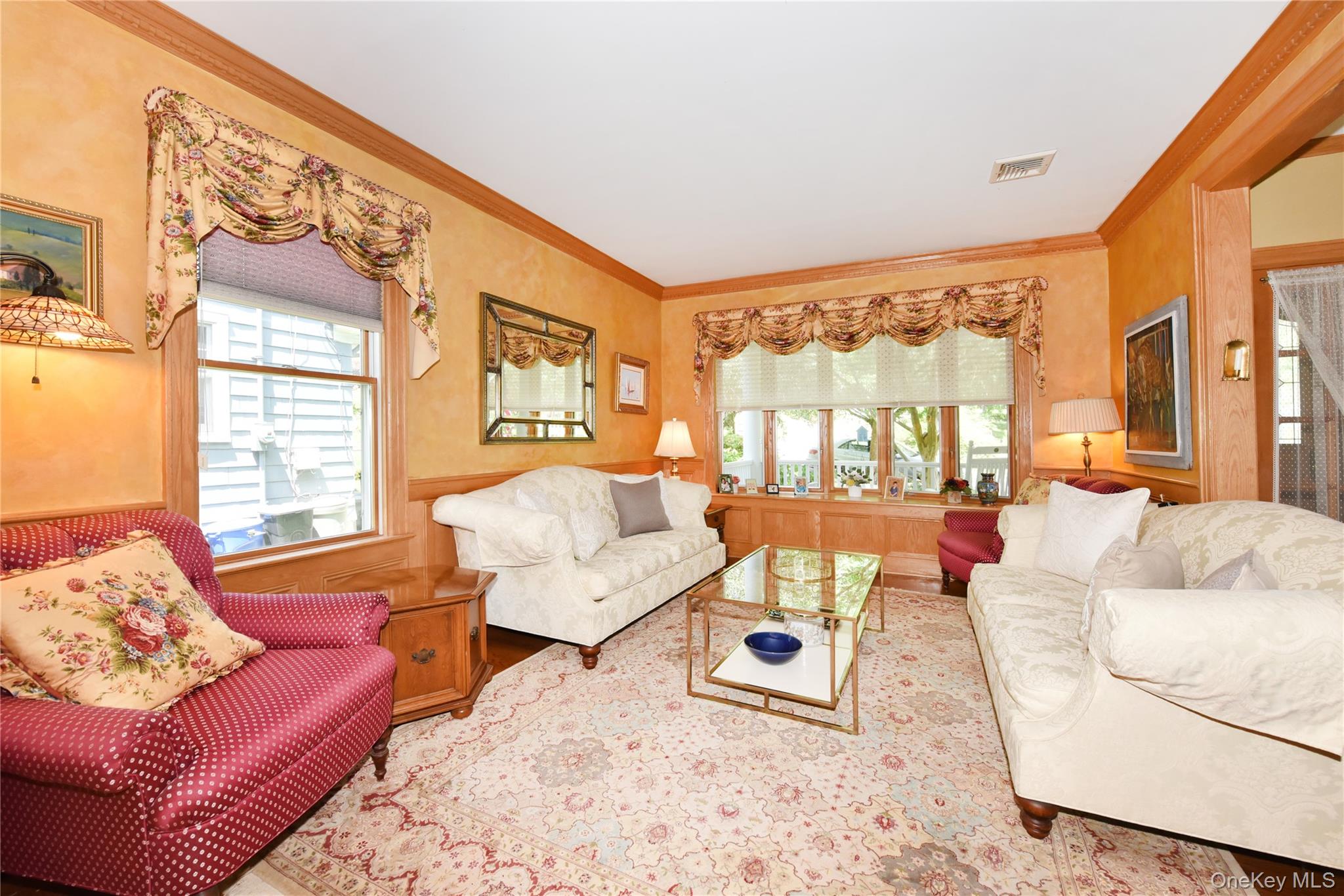  328 38th Road, Douglaston, NY, 11363 - 物件實景
