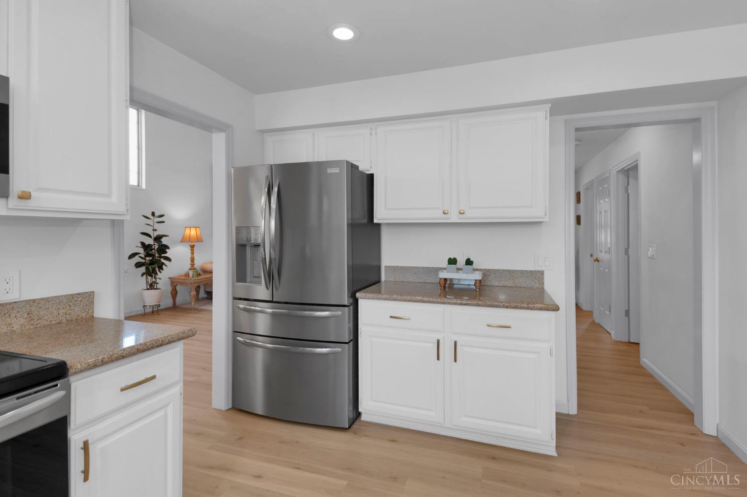 Loveland, Ohio, 45140, United States, 4 Bedrooms Bedrooms, ,3 BathroomsBathrooms,Residential,For Sale,1992143