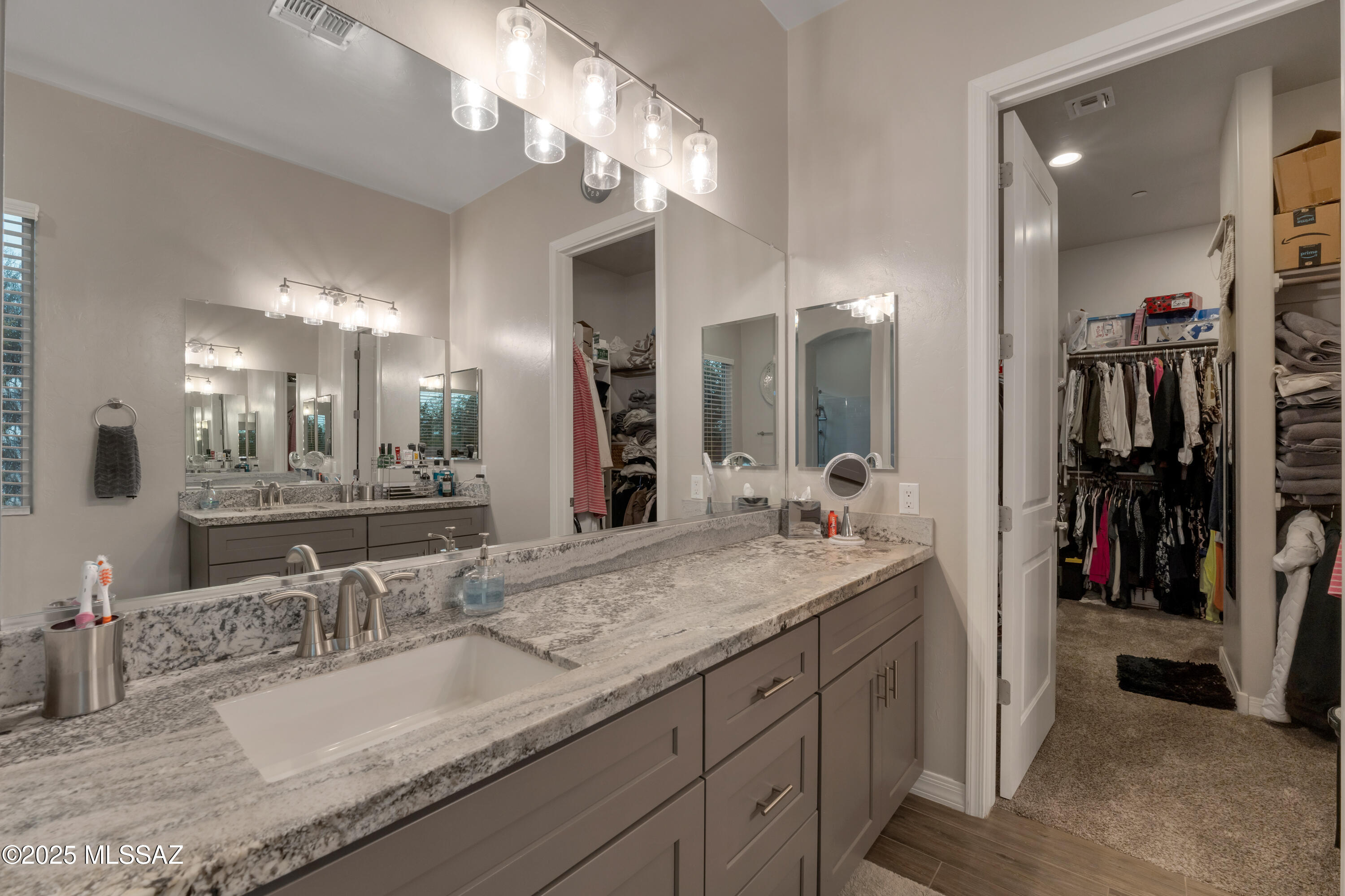 Tucson, Arizona, 85742, United States, 4 Bedrooms Bedrooms, ,4 BathroomsBathrooms,Residential,For Sale,2003188