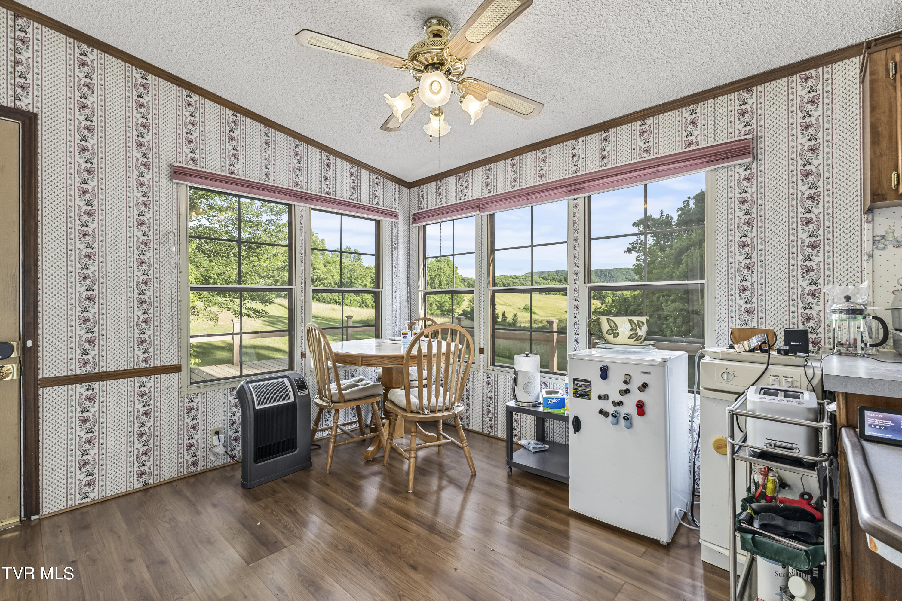 Jonesborough, Tennessee, 37659, United States, 3 Bedrooms Bedrooms, ,3 BathroomsBathrooms,Residential,For Sale,1888653