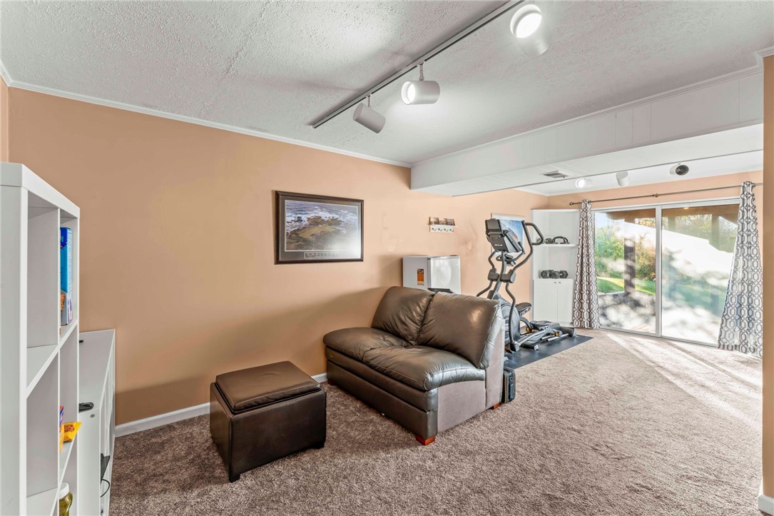 Pittsburgh, Pennsylvania, 15241, United States, 4 Bedrooms Bedrooms, ,4 BathroomsBathrooms,Residential,For Sale,1977742