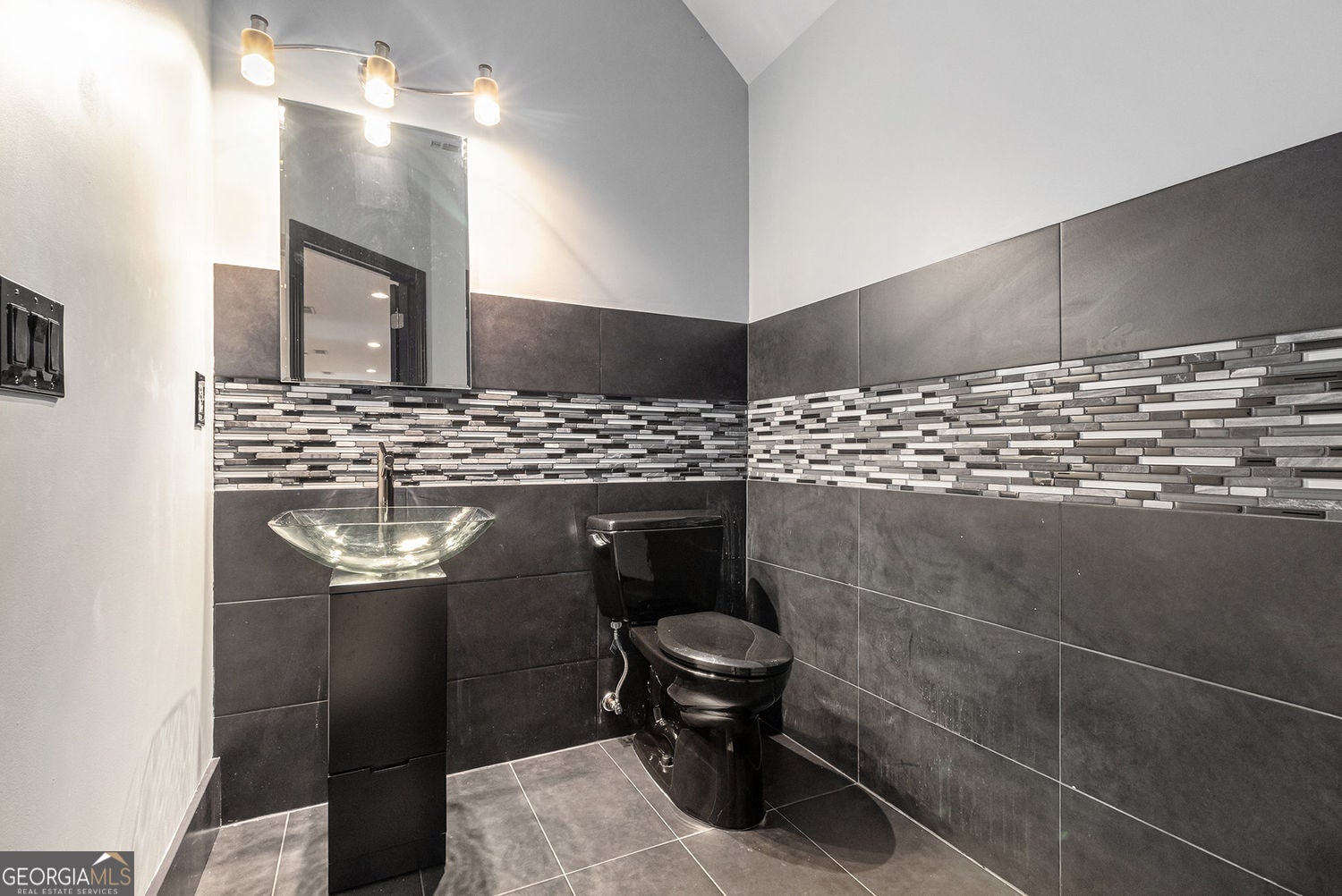 Roswell, Georgia, 30075, United States, 9 Bedrooms Bedrooms, ,15 BathroomsBathrooms,Residential,For Sale,1953234