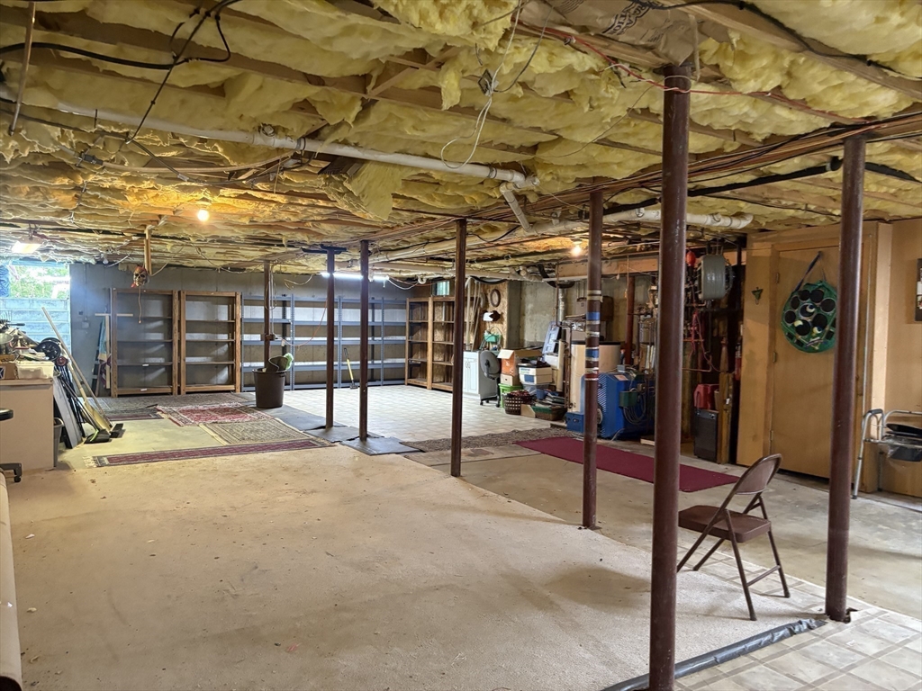 Halifax, Massachusetts, 02338, United States, 3 Bedrooms Bedrooms, ,4 BathroomsBathrooms,Residential,For Sale,1896285