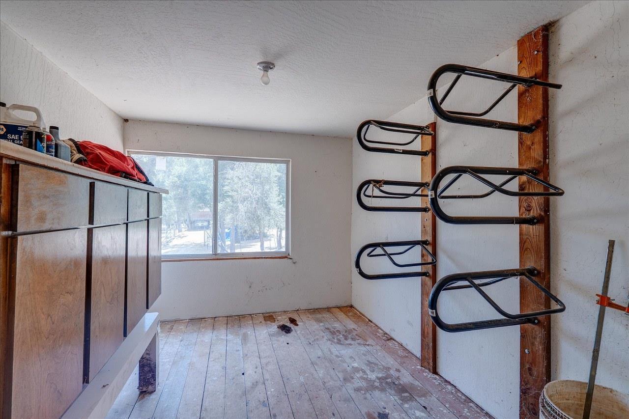 Oakhurst, California, 93644, United States, 4 Bedrooms Bedrooms, ,2 BathroomsBathrooms,Residential,For Sale,1922823