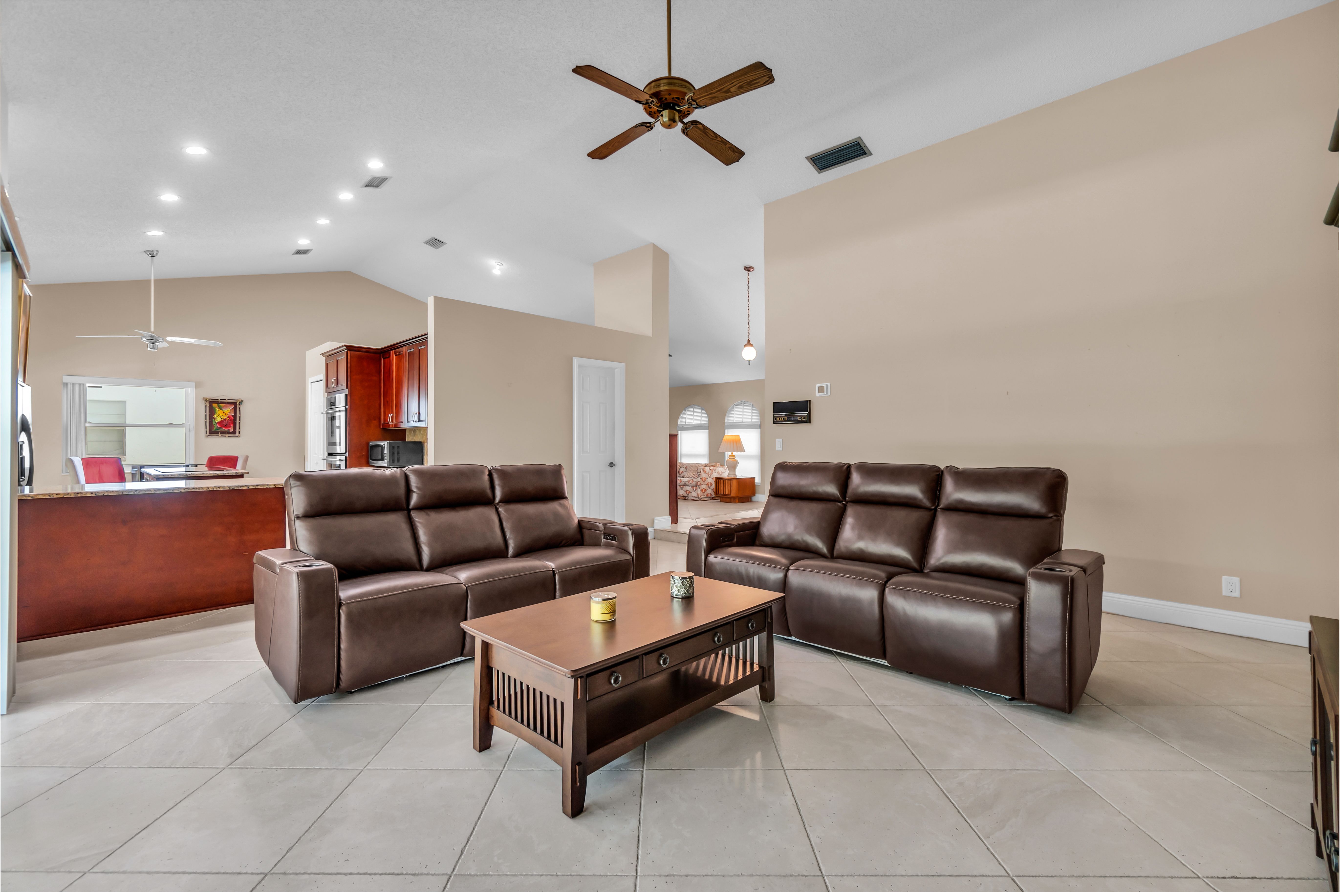  895 NW 110th Lane, Coral Springs, FL, 33071 - 物件實景