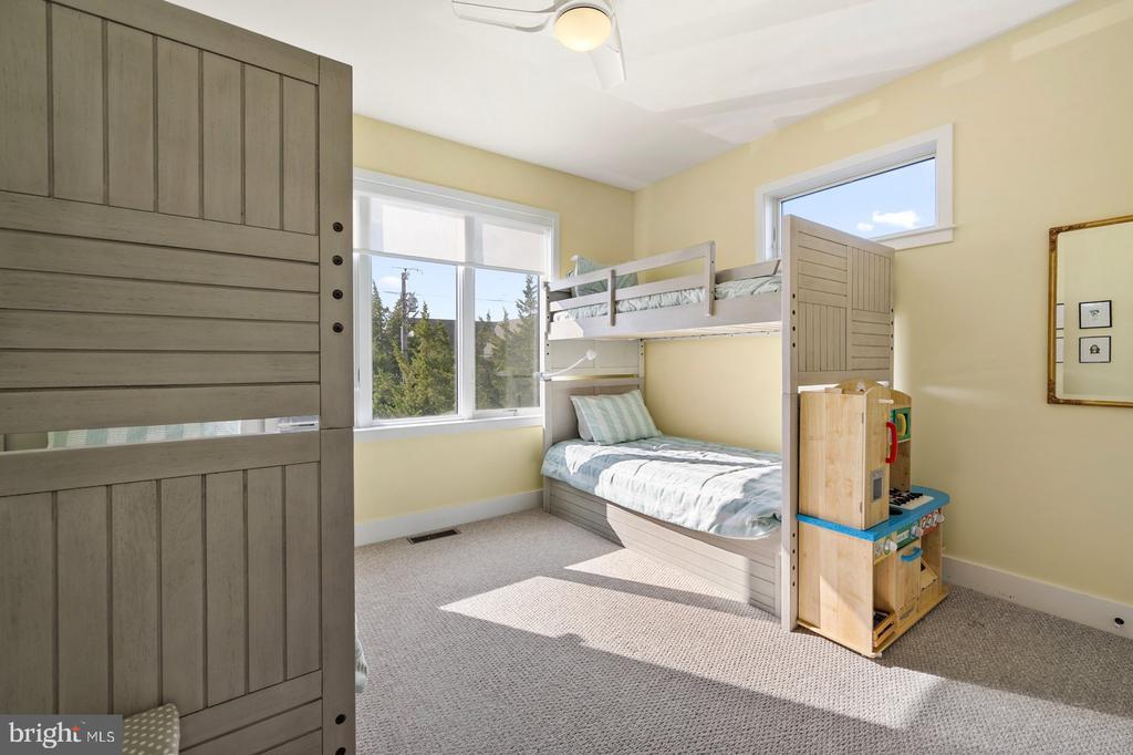 Milton, Delaware, 19968, United States, 5 Bedrooms Bedrooms, ,4 BathroomsBathrooms,Residential,For Sale,2000894