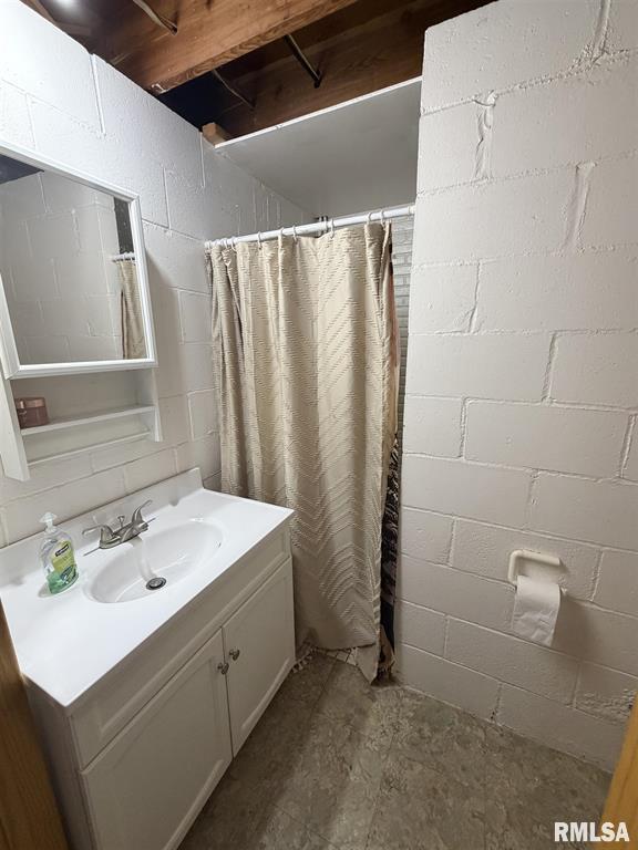 Abingdon, Illinois, 61410, United States, 3 Bedrooms Bedrooms, ,2 BathroomsBathrooms,Residential,For Sale,1976226