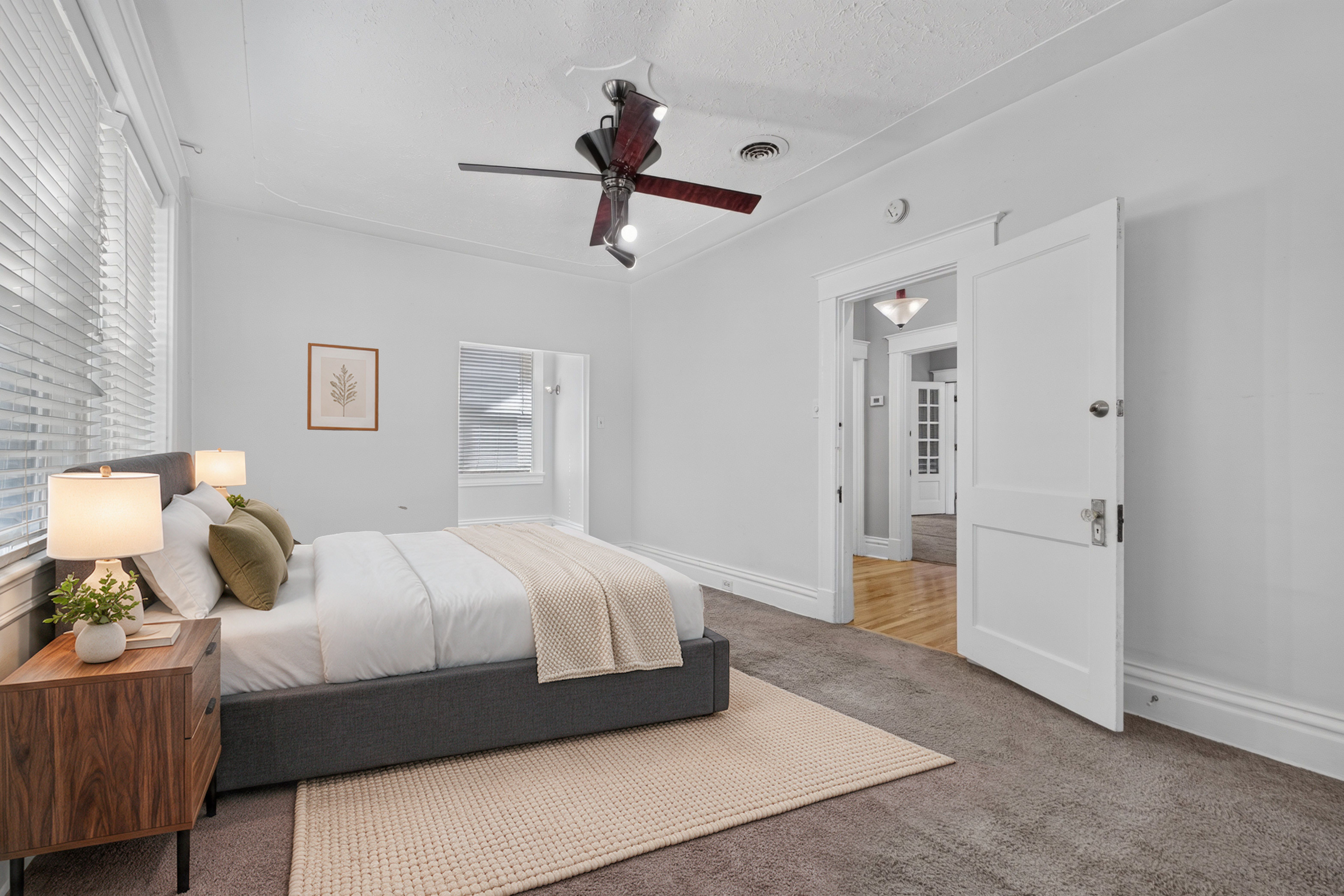  This solid brick South City St. Louis home has architectural character... - 物件實景