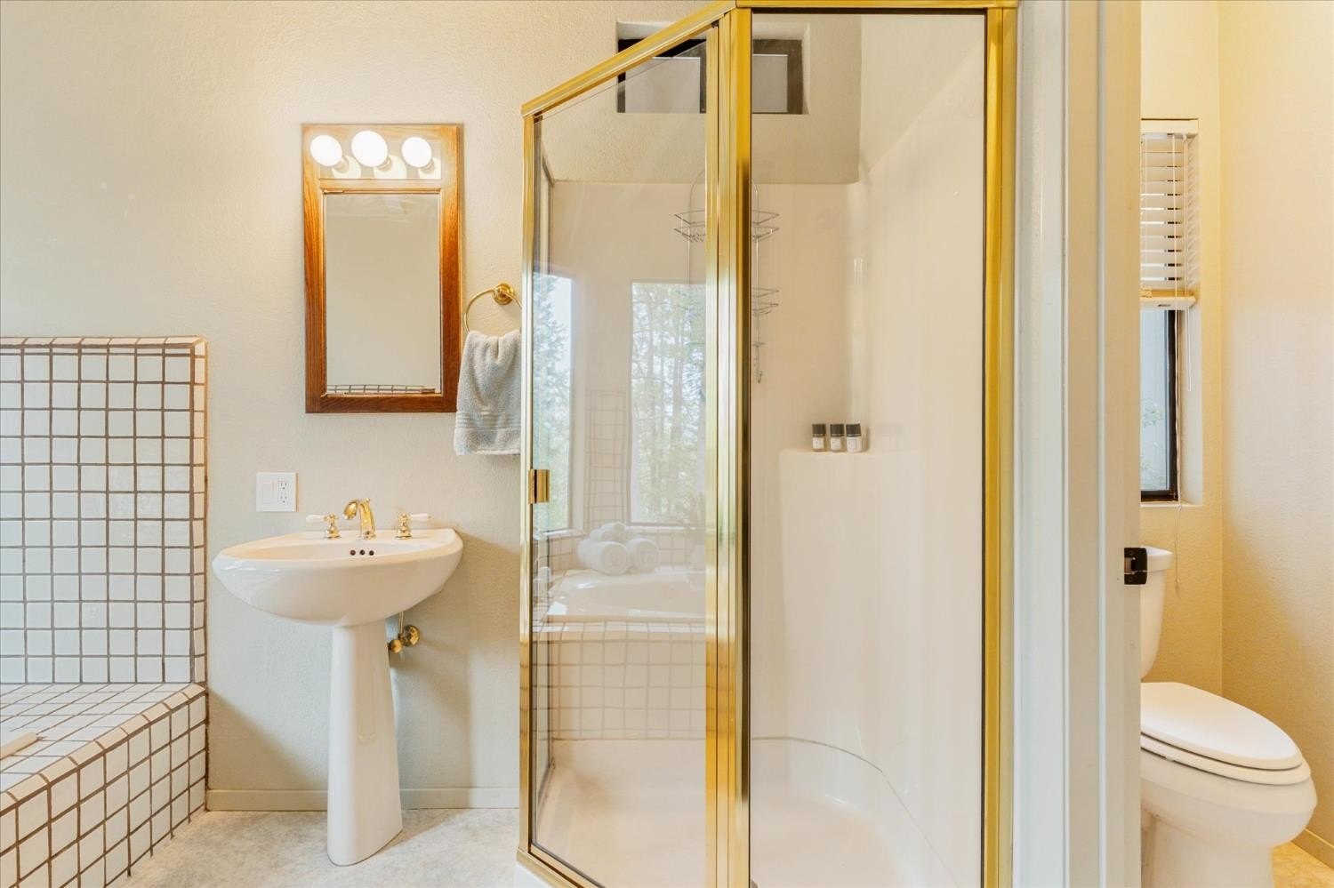 Murphys, California, 95247, United States, 4 Bedrooms Bedrooms, ,3 BathroomsBathrooms,Residential,For Sale,1981649