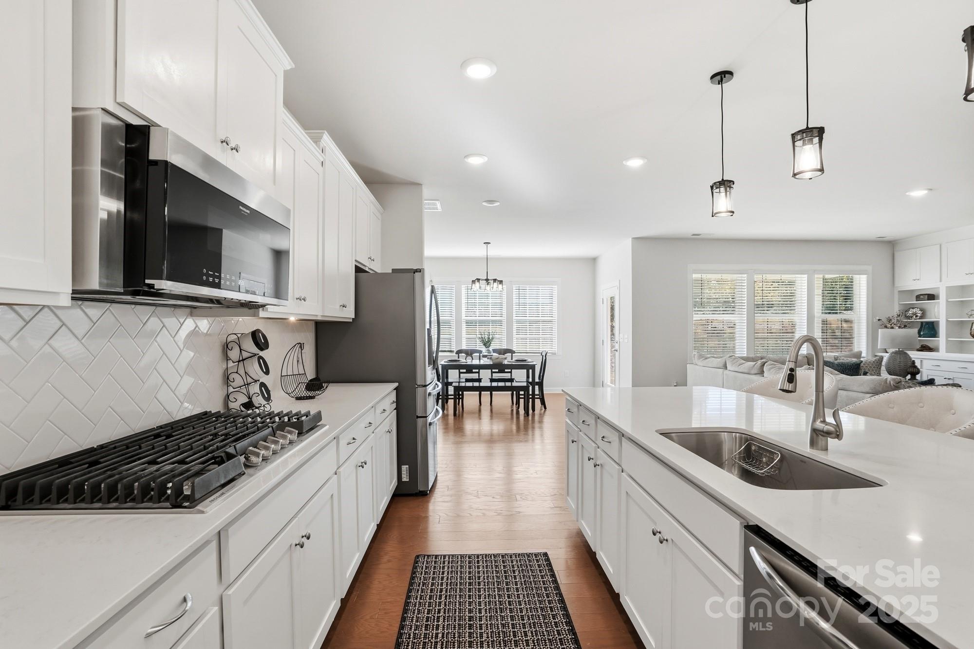 Huntersville, North Carolina, 28078, United States, 4 Bedrooms Bedrooms, ,4 BathroomsBathrooms,Residential,For Sale,1992464