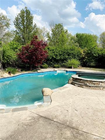 Howell Twp, Michigan, 48843, United States, 4 Bedrooms Bedrooms, ,4 BathroomsBathrooms,Residential,For Sale,2048626