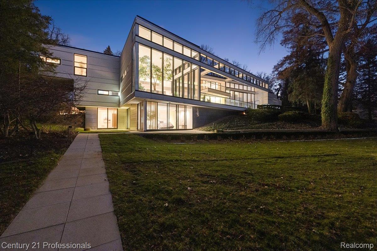 BloomfieldHills, Michigan, 48301, United States, 4 Bedrooms Bedrooms, ,5 BathroomsBathrooms,Residential,For Sale,1996516