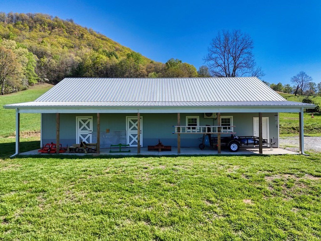 Hayesville, North Carolina, 29804, United States, 3 Bedrooms Bedrooms, ,3 BathroomsBathrooms,Residential,For Sale,1983718